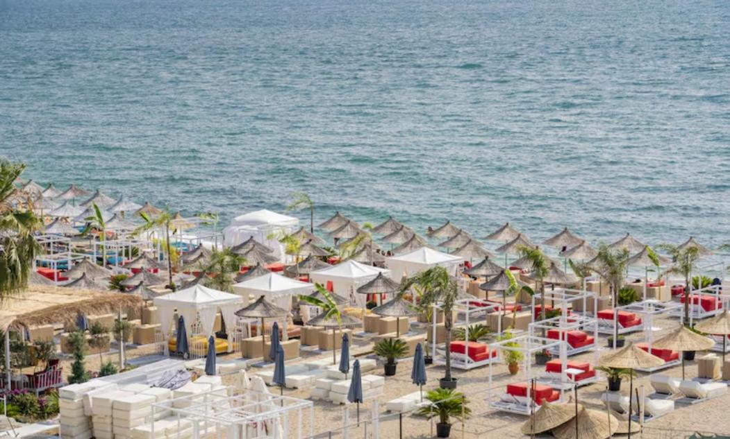Beachfront Apartments- Horizon Residence