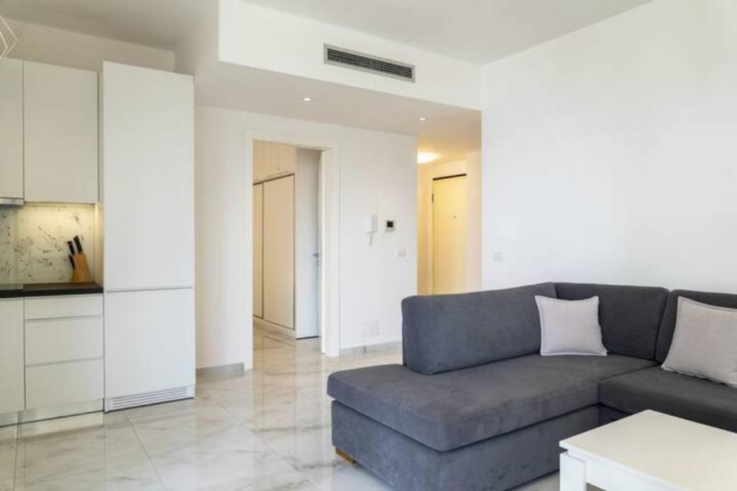 Beachfront Apartments- Horizon Residence