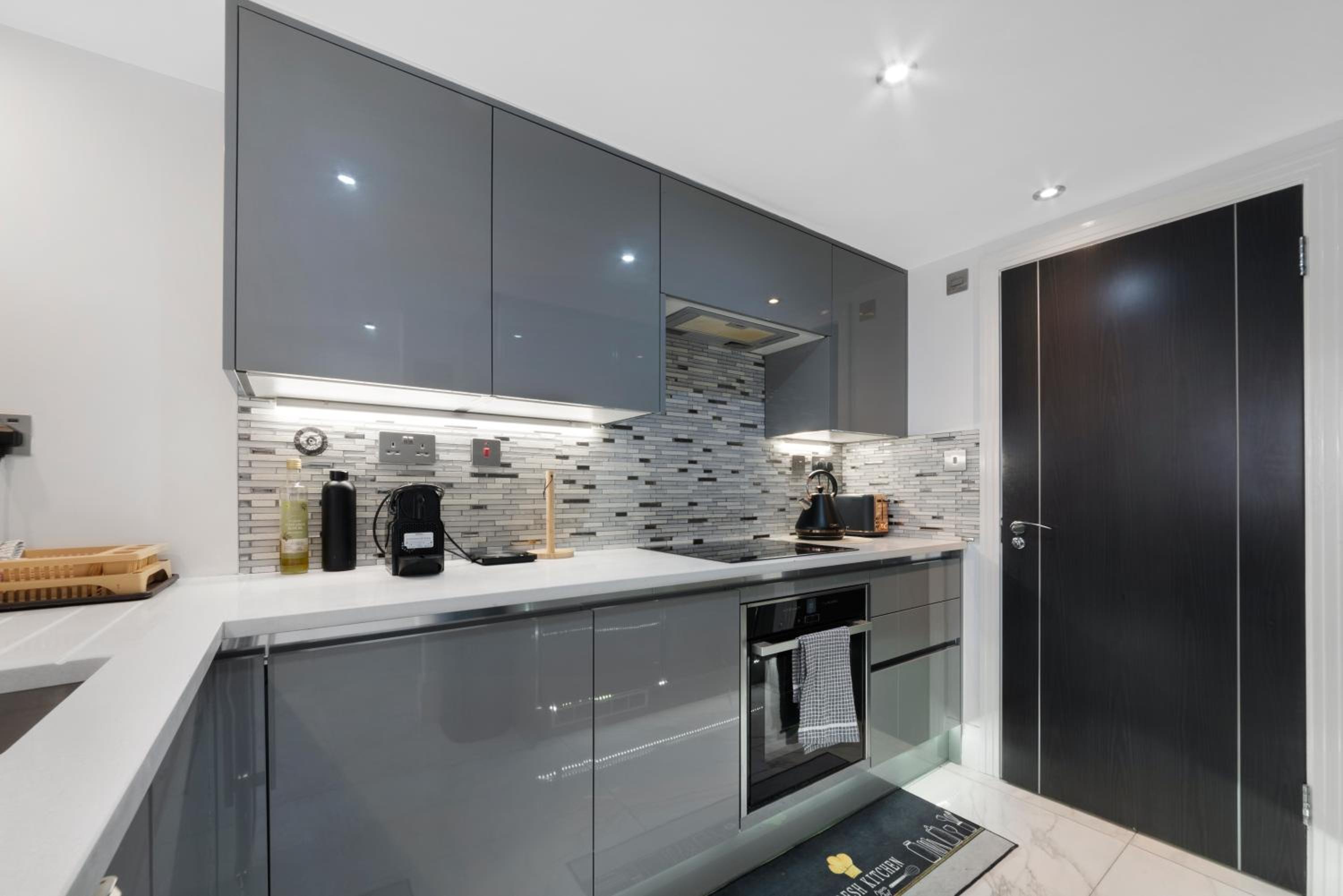 Luxury Covent Garden duplex top floors 1 bed 4pl