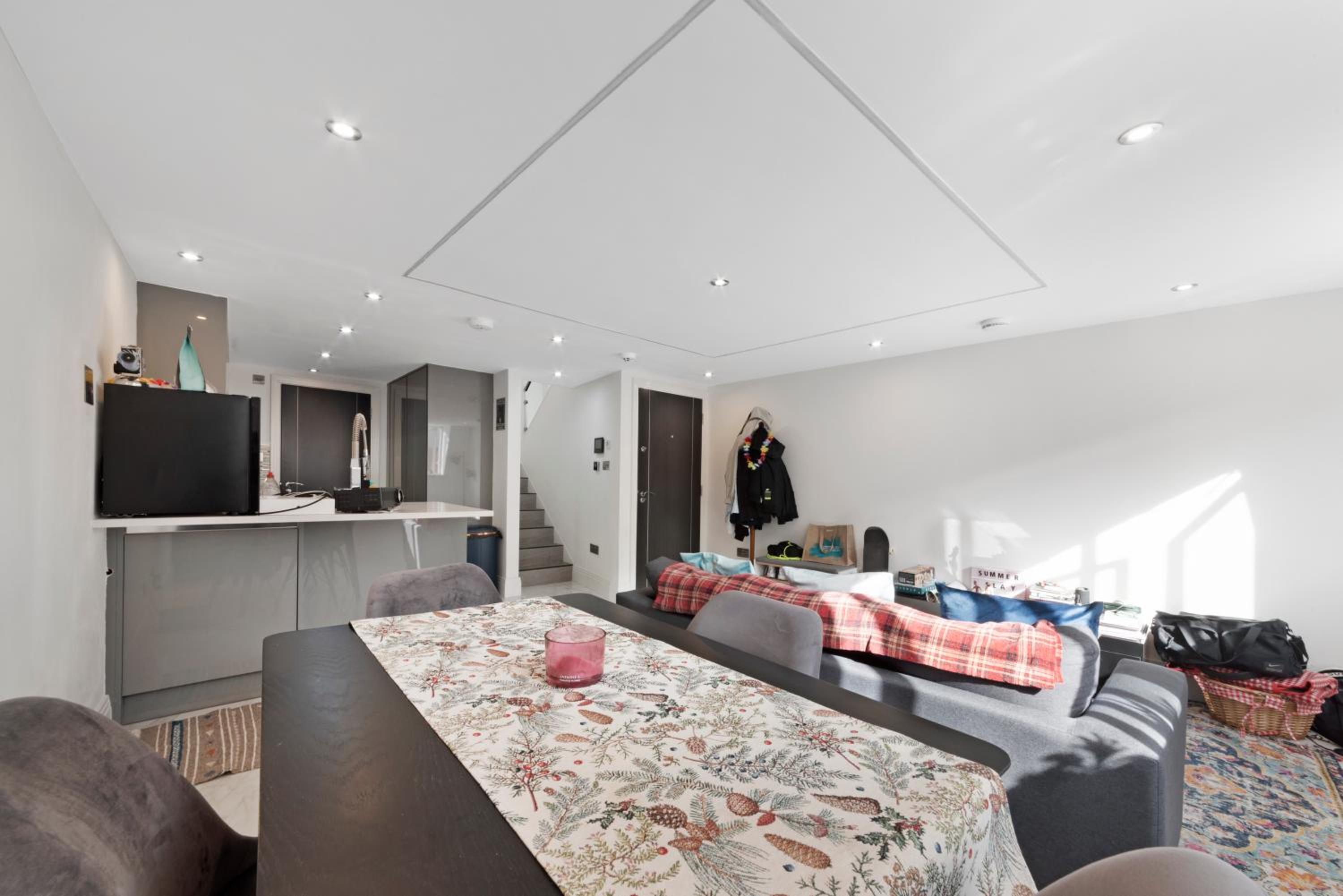 Luxury Covent Garden duplex top floors 1 bed 4pl