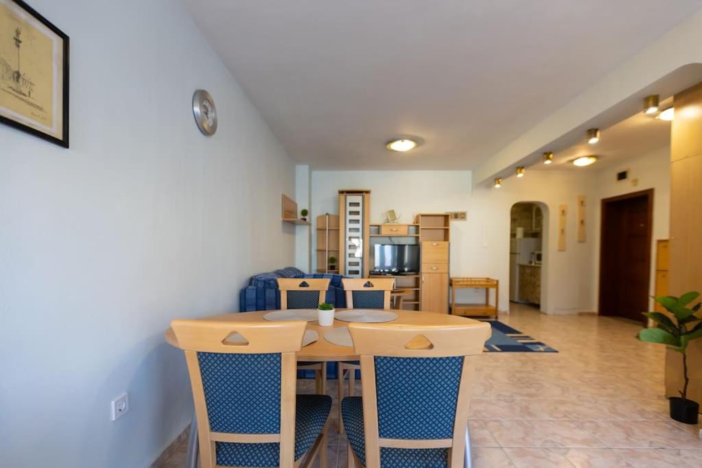 Sunny & Convenient on Dondoukov Blvd, 1 BDR Zaimov