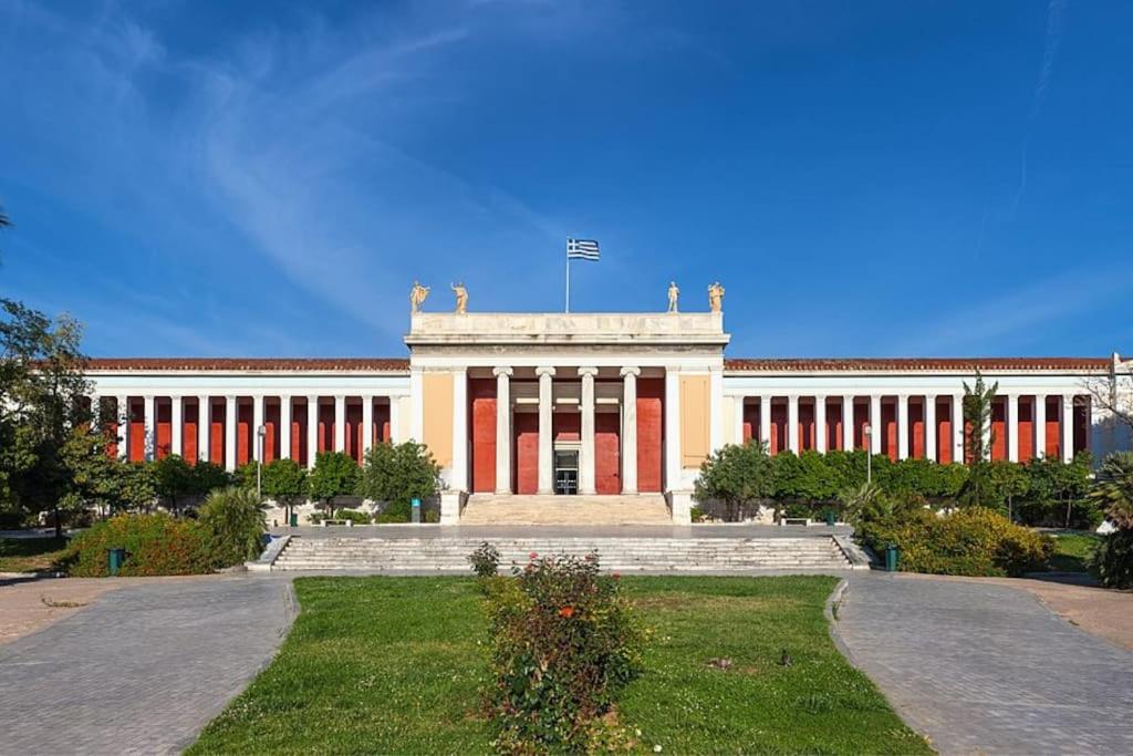A night at the Museum, Lux apt next to the National Archaeological Museum of Athens
