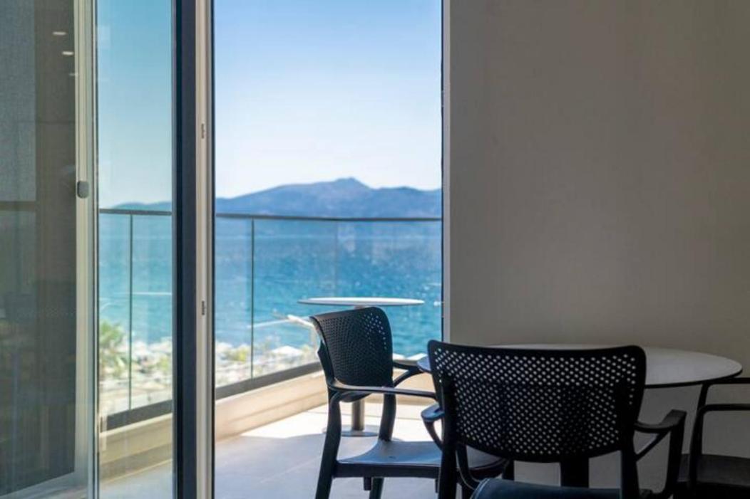 Beachfront Apartments- Horizon Residence