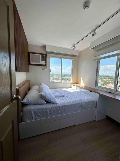 Cozy 2 Bedroom End Unit