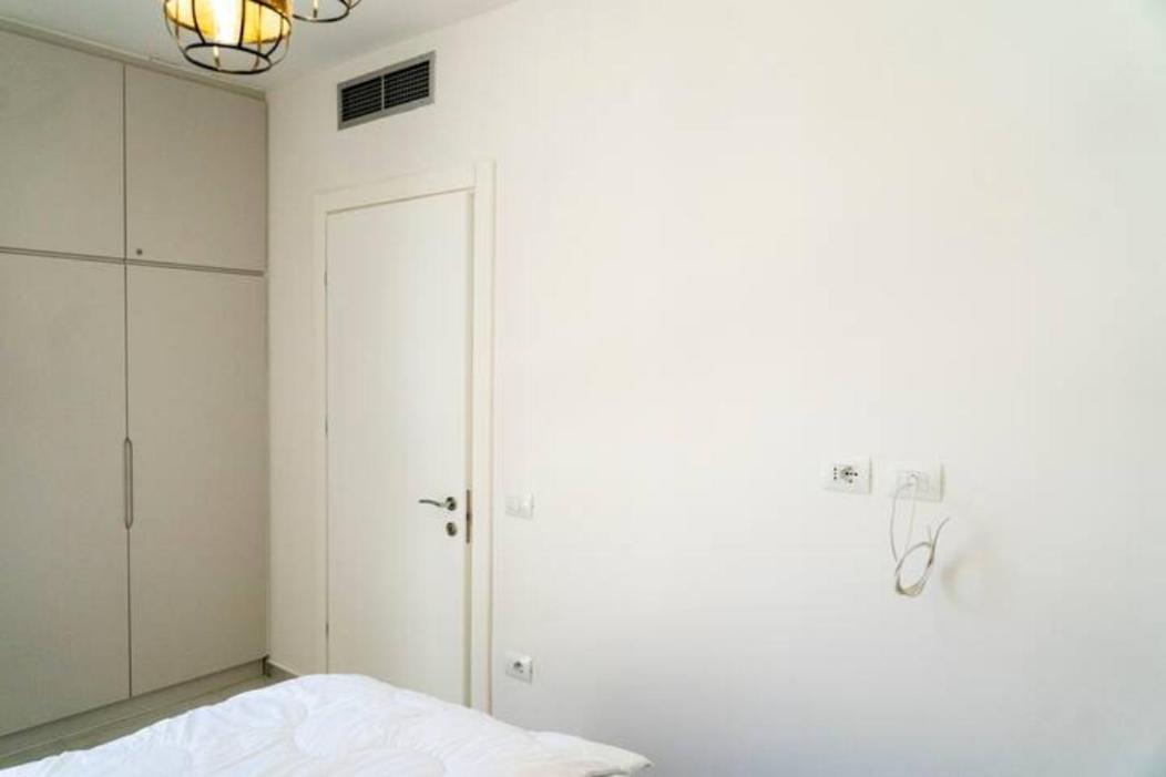 Beachfront Apartments- Horizon Residence