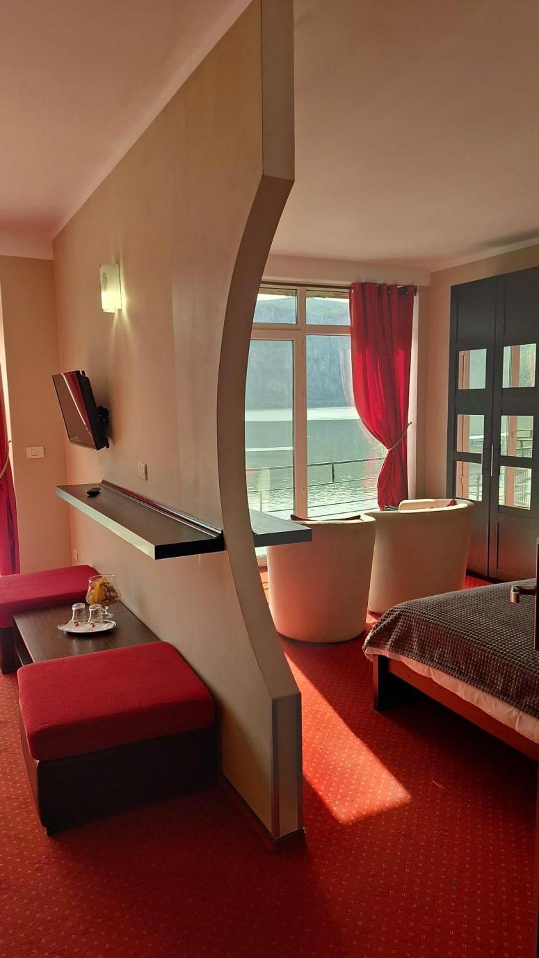 Pensiunea Decebal Resort - Cazanele Dunarii view 5
