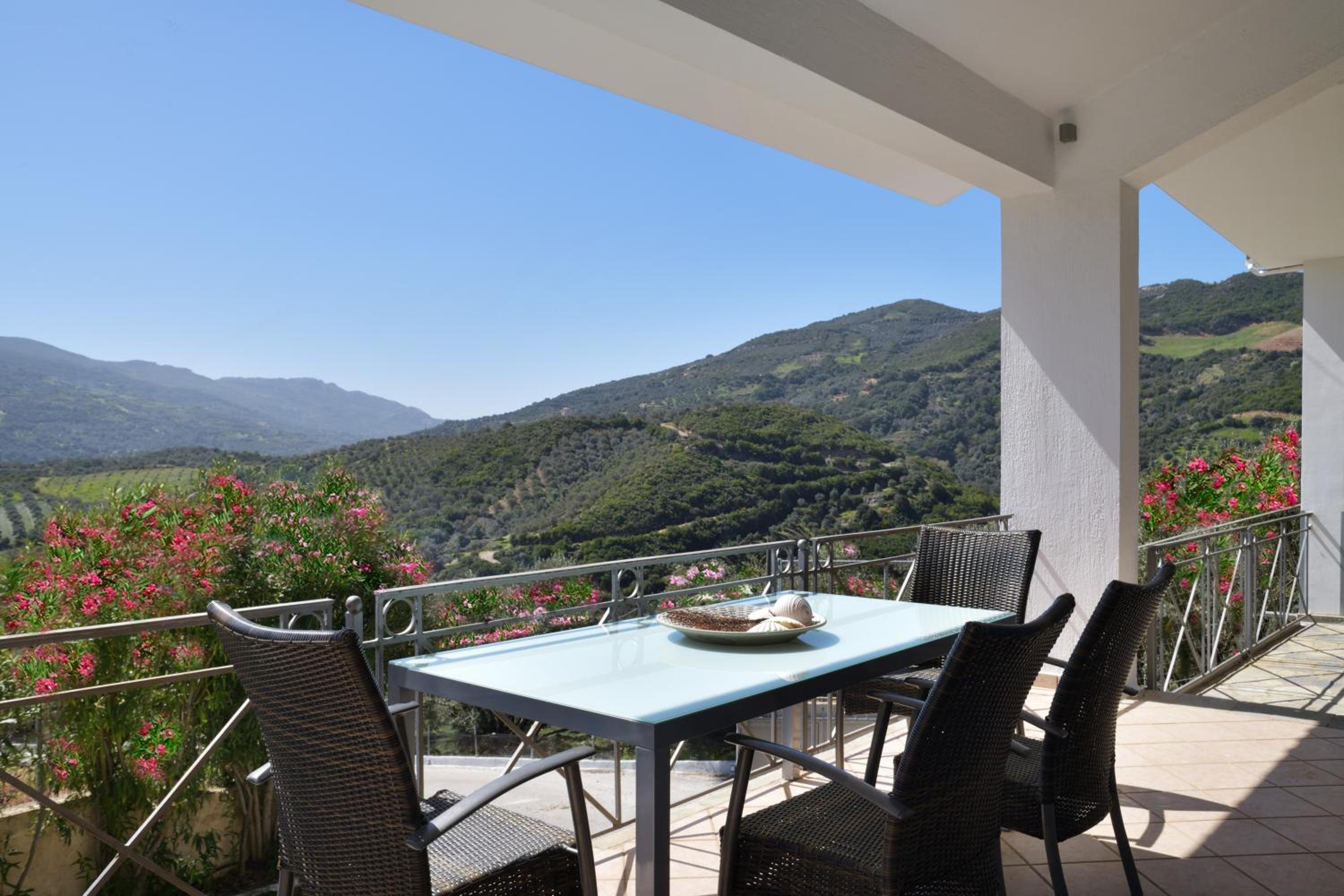 Villa Raks