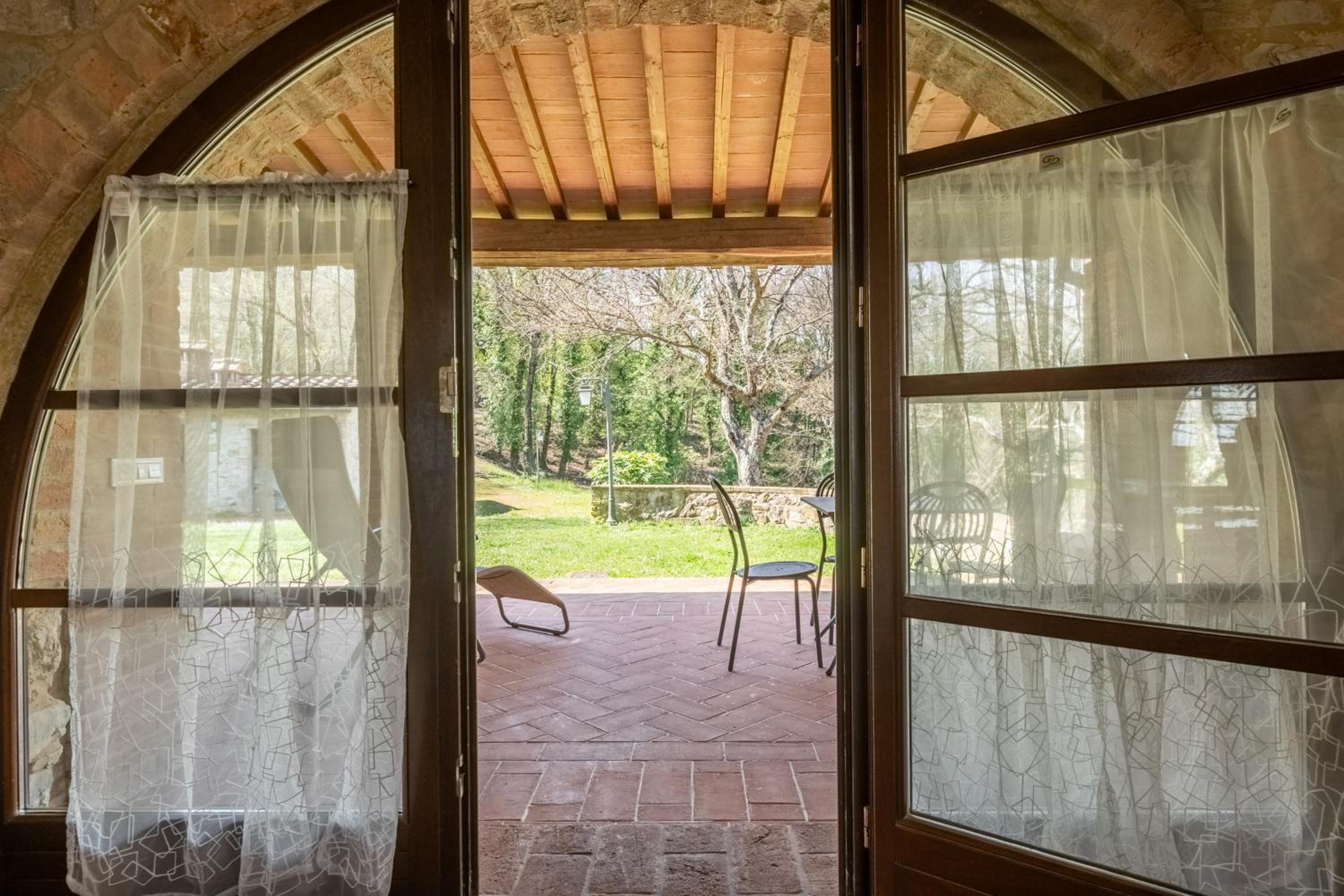 Villa Le Polle di Meletro - Exclusive Tuscan Villa with Private Pool & Panoramic Glass Sauna