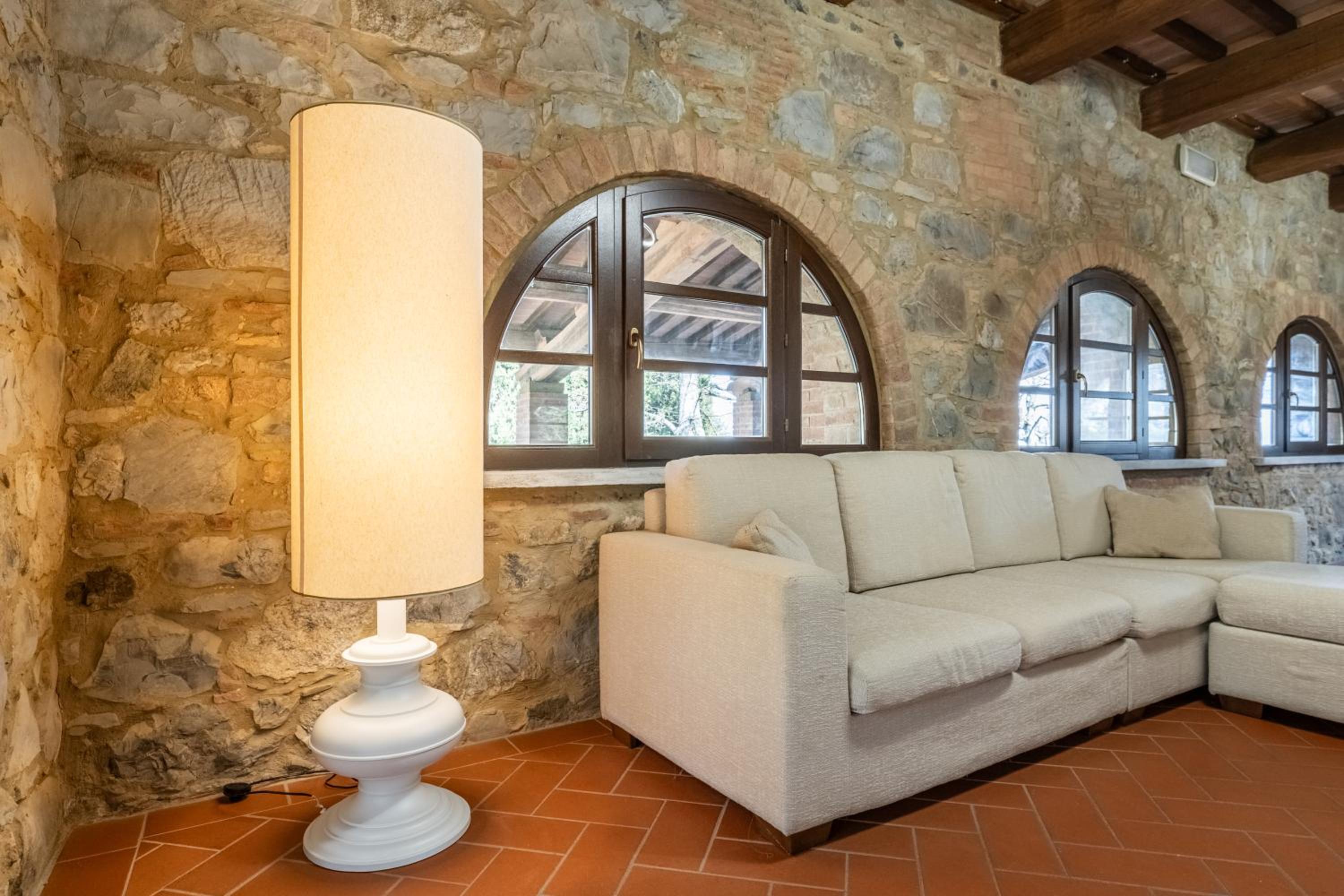 Villa Le Polle di Meletro - Exclusive Tuscan Villa with Private Pool & Panoramic Glass Sauna