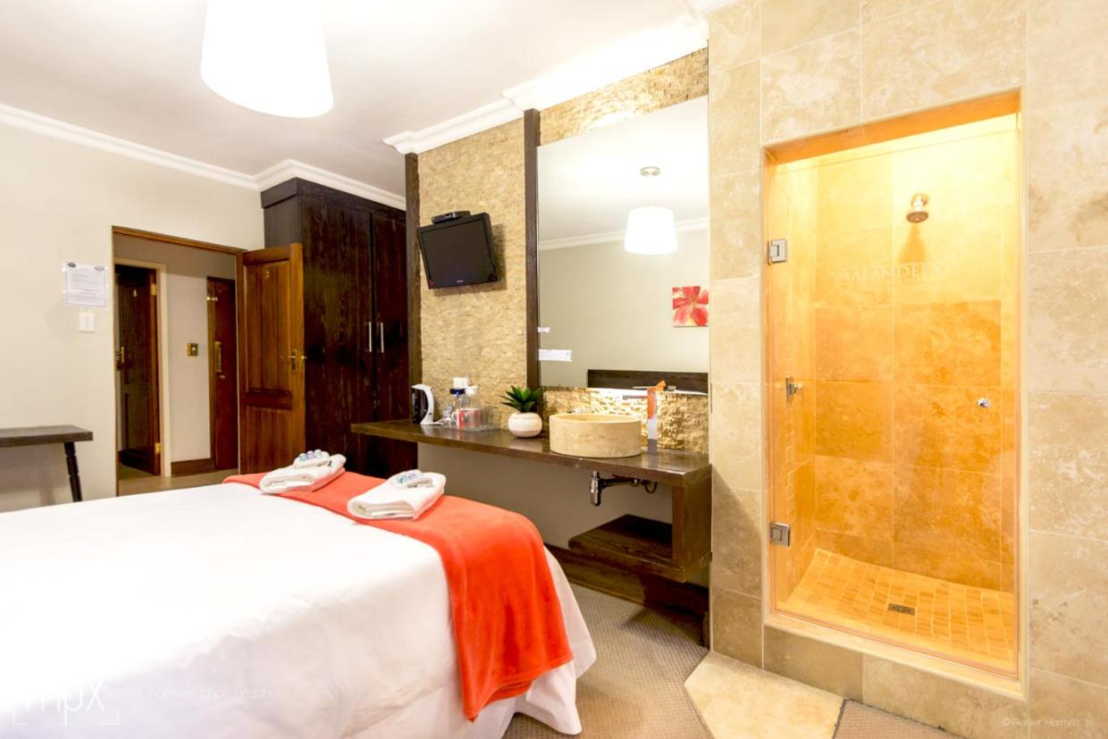 OR Tambo Guest House