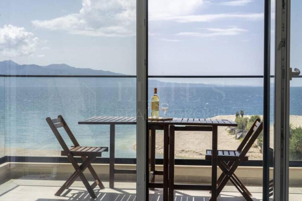 Beachfront Apartments- Horizon Residence