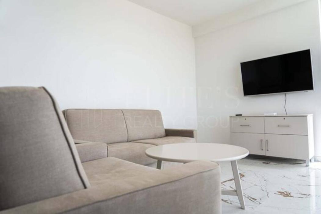 Beachfront Apartments- Horizon Residence