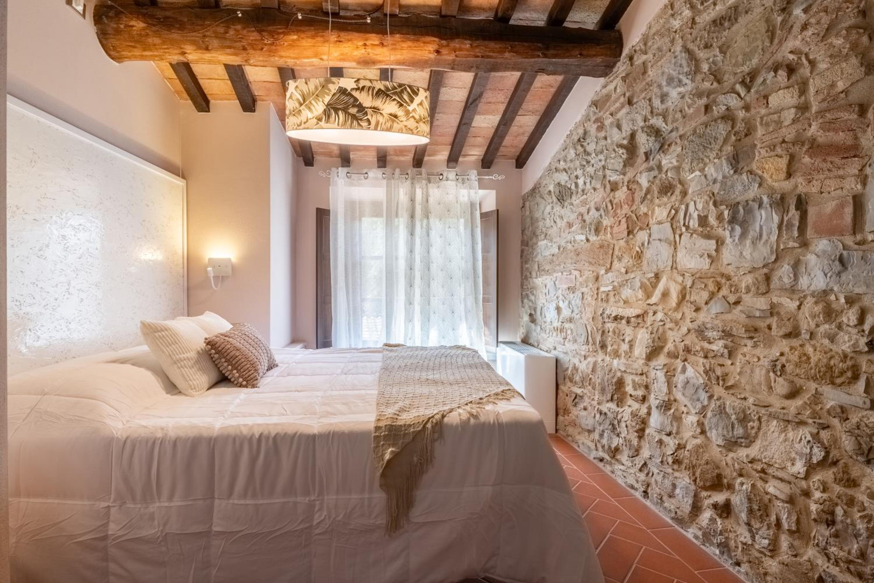 Villa Le Polle di Meletro - Exclusive Tuscan Villa with Private Pool & Panoramic Glass Sauna
