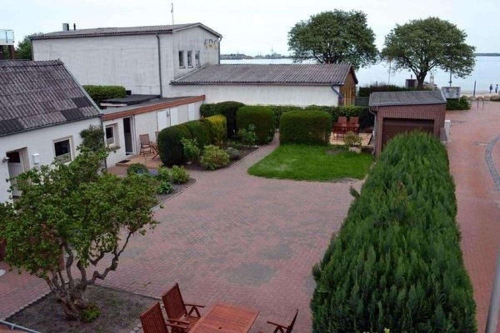 Strandnahes Haus mit Terrasse, Grill und Garten