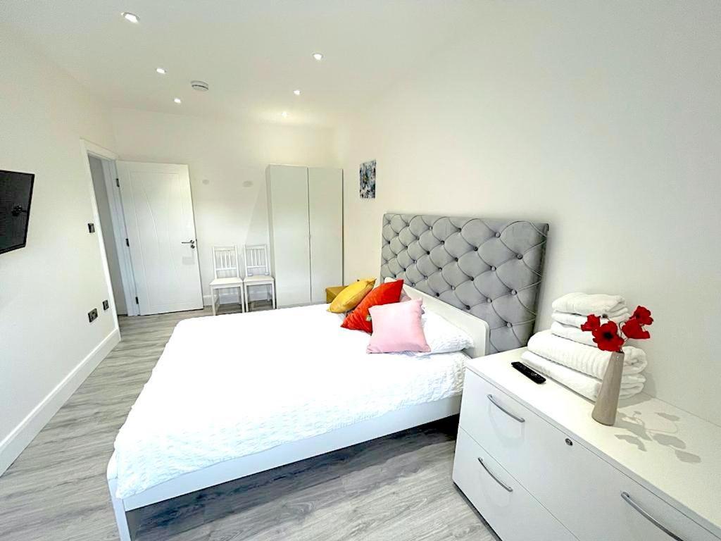 Harrow Apartments