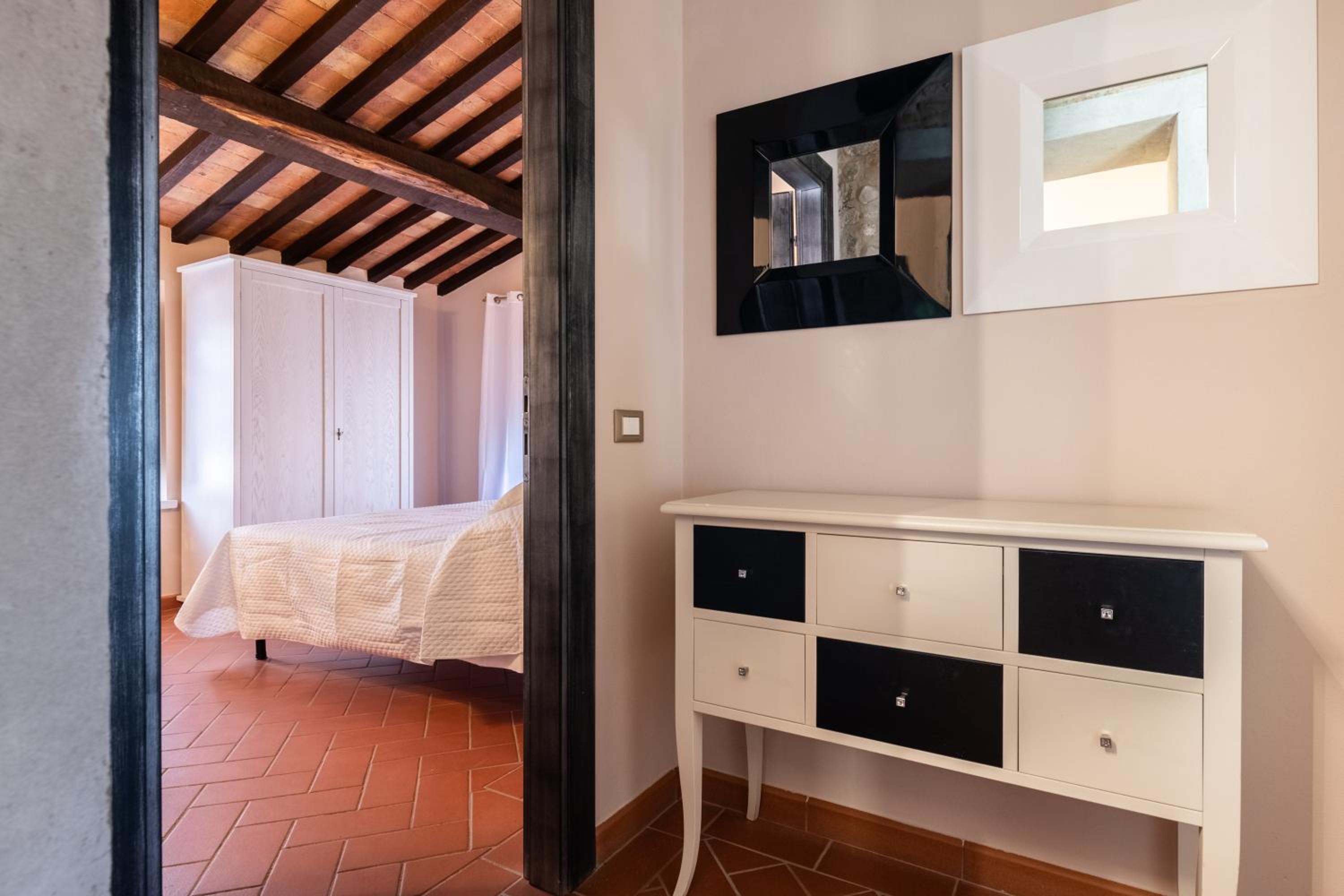Villa Le Polle di Meletro - Exclusive Tuscan Villa with Private Pool & Panoramic Glass Sauna