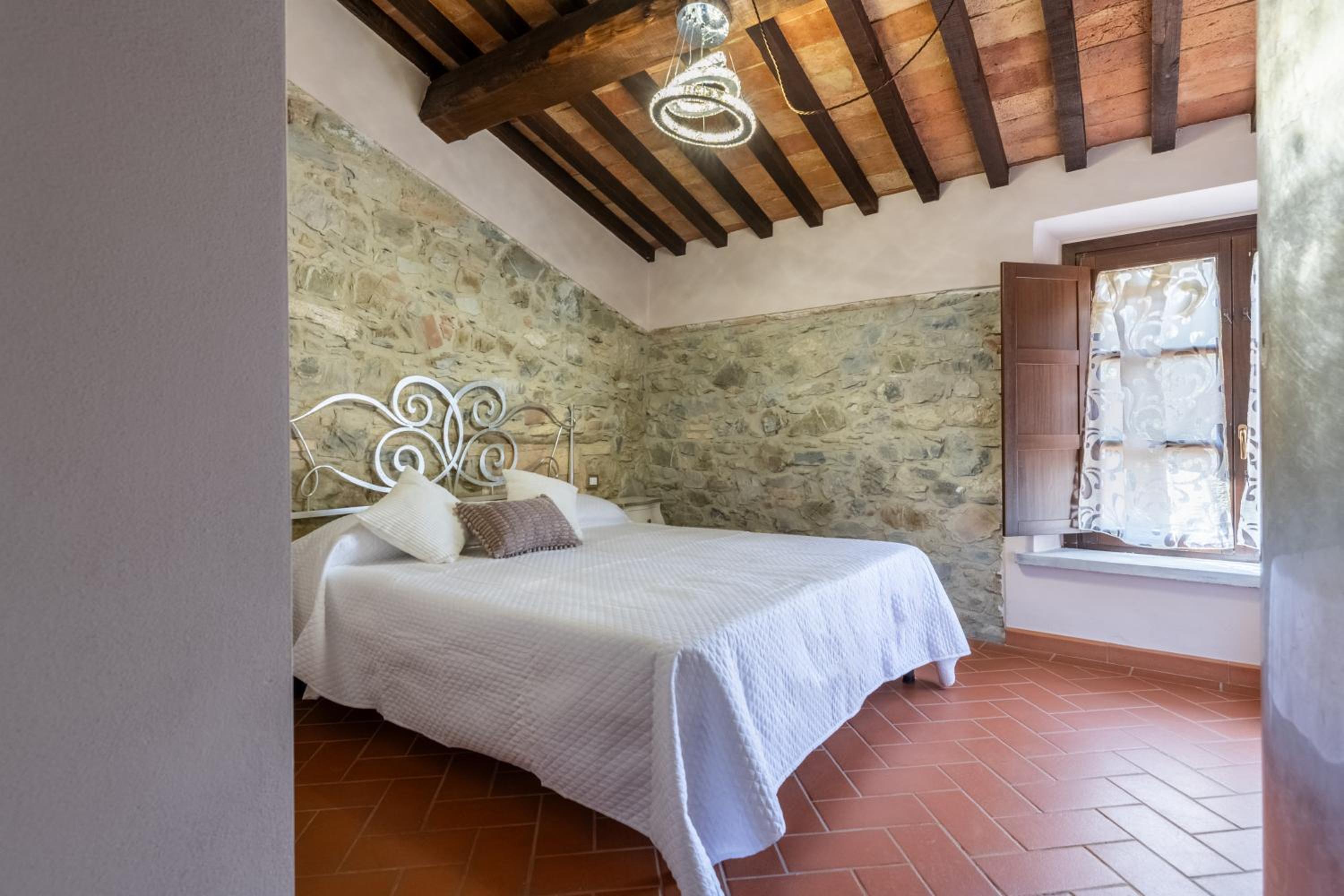 Villa Le Polle di Meletro - Exclusive Tuscan Villa with Private Pool & Panoramic Glass Sauna