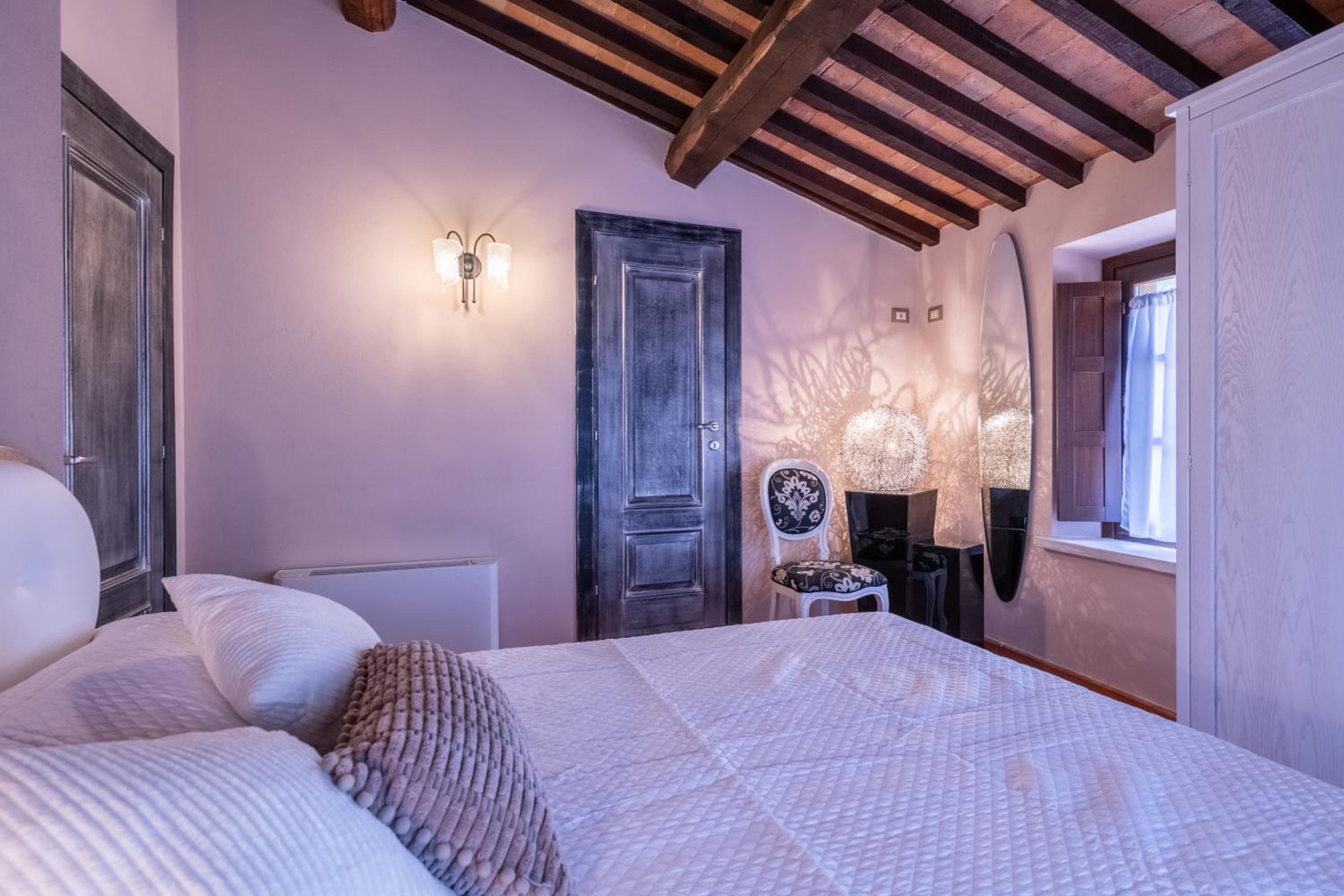 Villa Le Polle di Meletro - Exclusive Tuscan Villa with Private Pool & Panoramic Glass Sauna