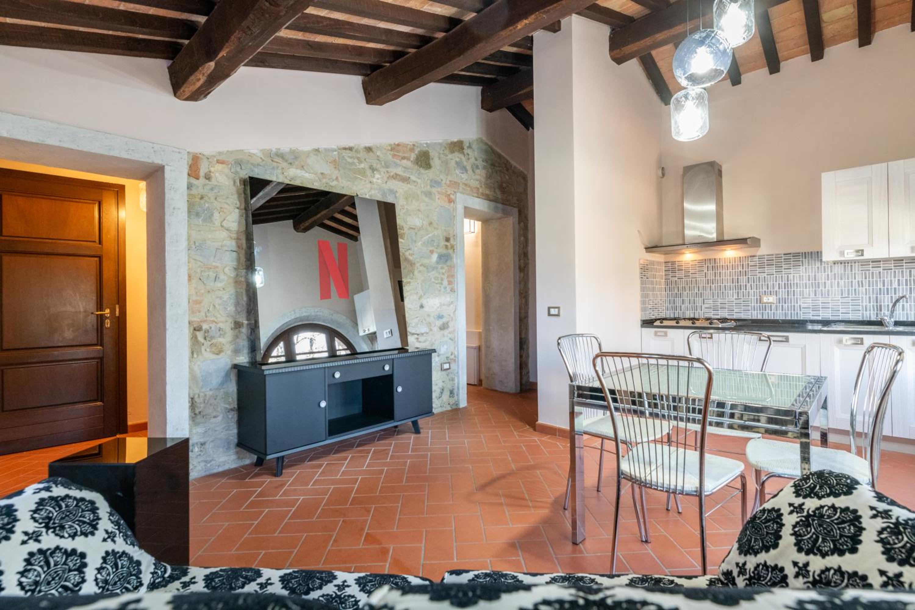 Villa Le Polle di Meletro - Exclusive Tuscan Villa with Private Pool & Panoramic Glass Sauna