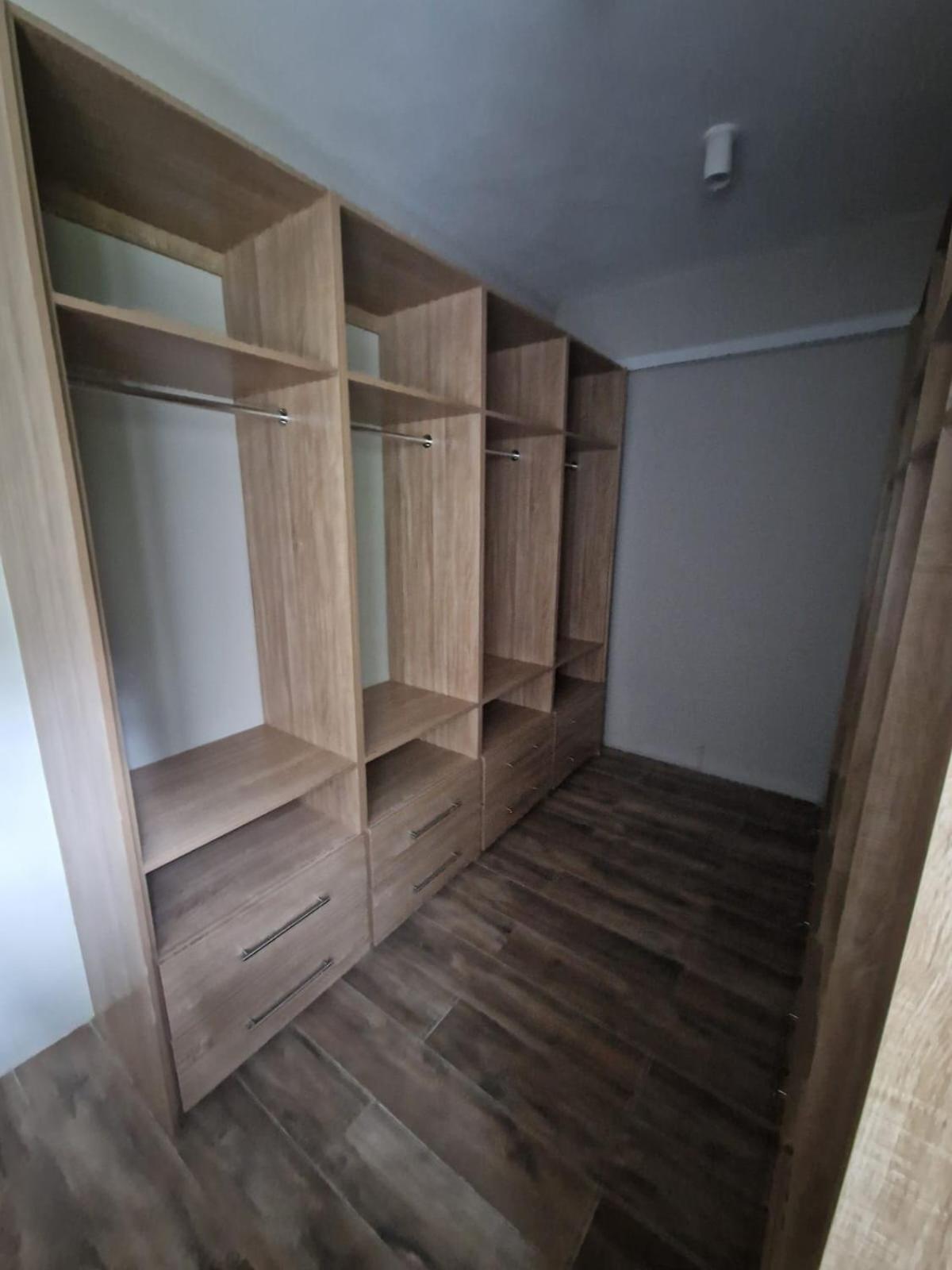 Photo 51