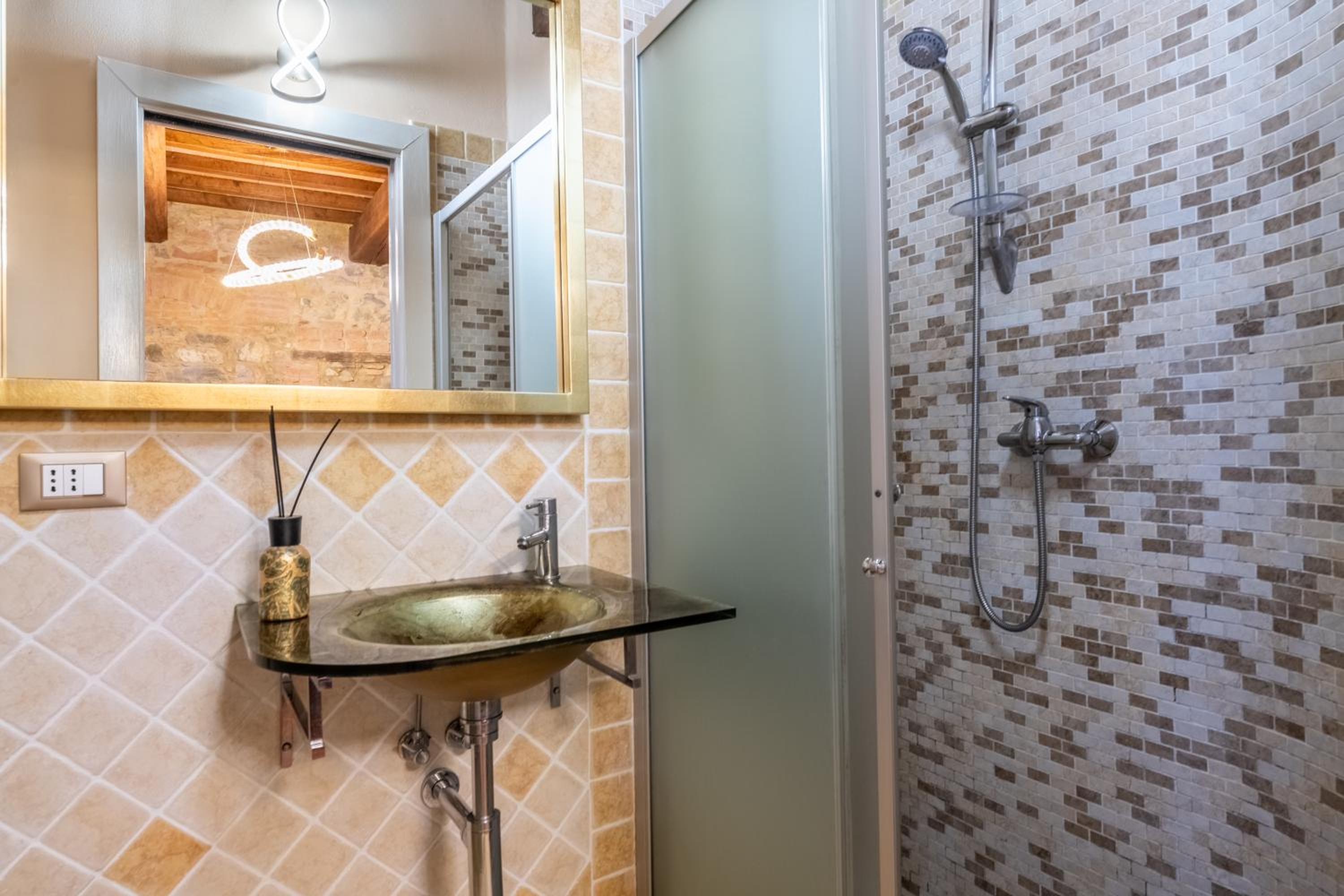 Villa Le Polle di Meletro - Exclusive Tuscan Villa with Private Pool & Panoramic Glass Sauna