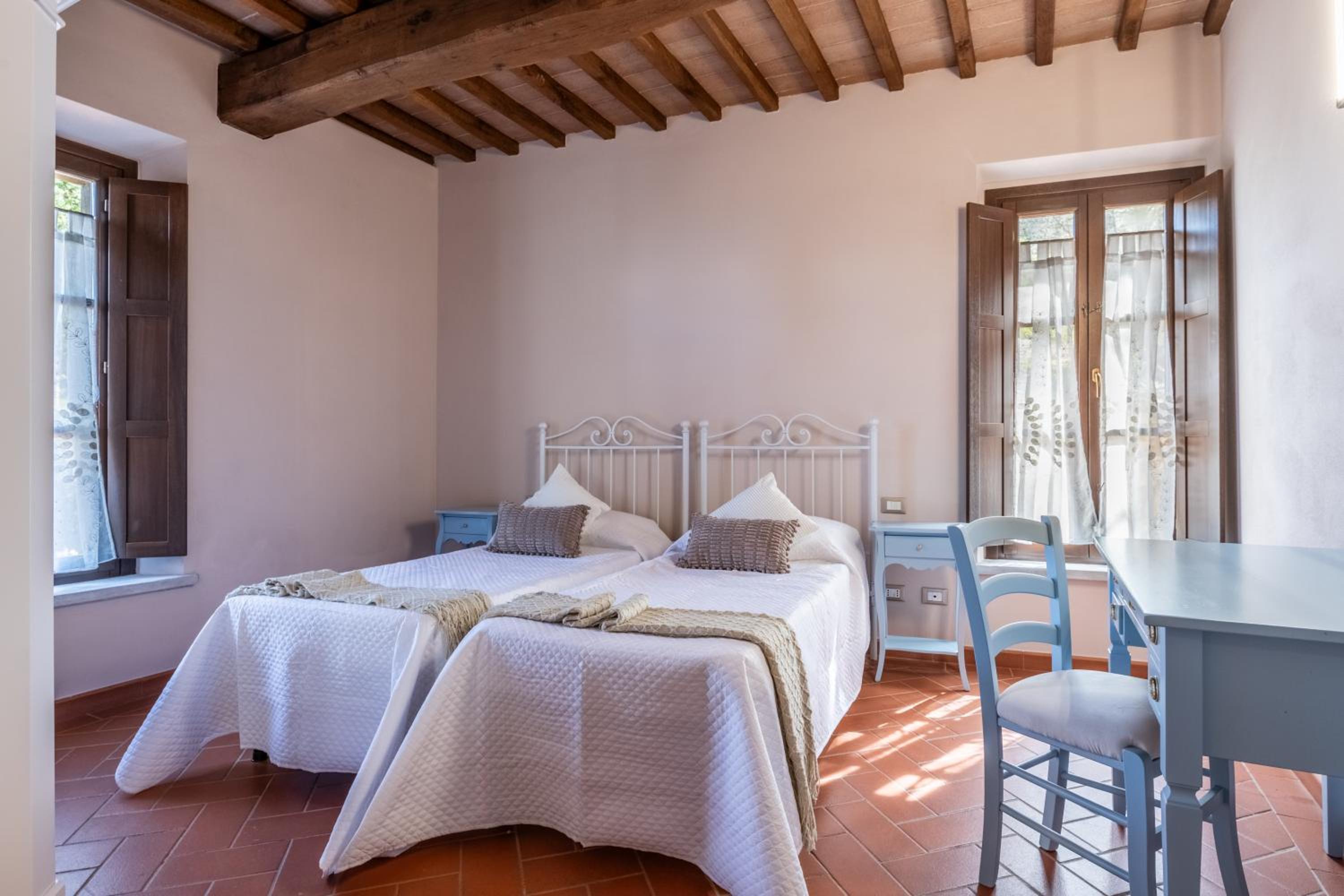 Villa Le Polle di Meletro - Exclusive Tuscan Villa with Private Pool & Panoramic Glass Sauna
