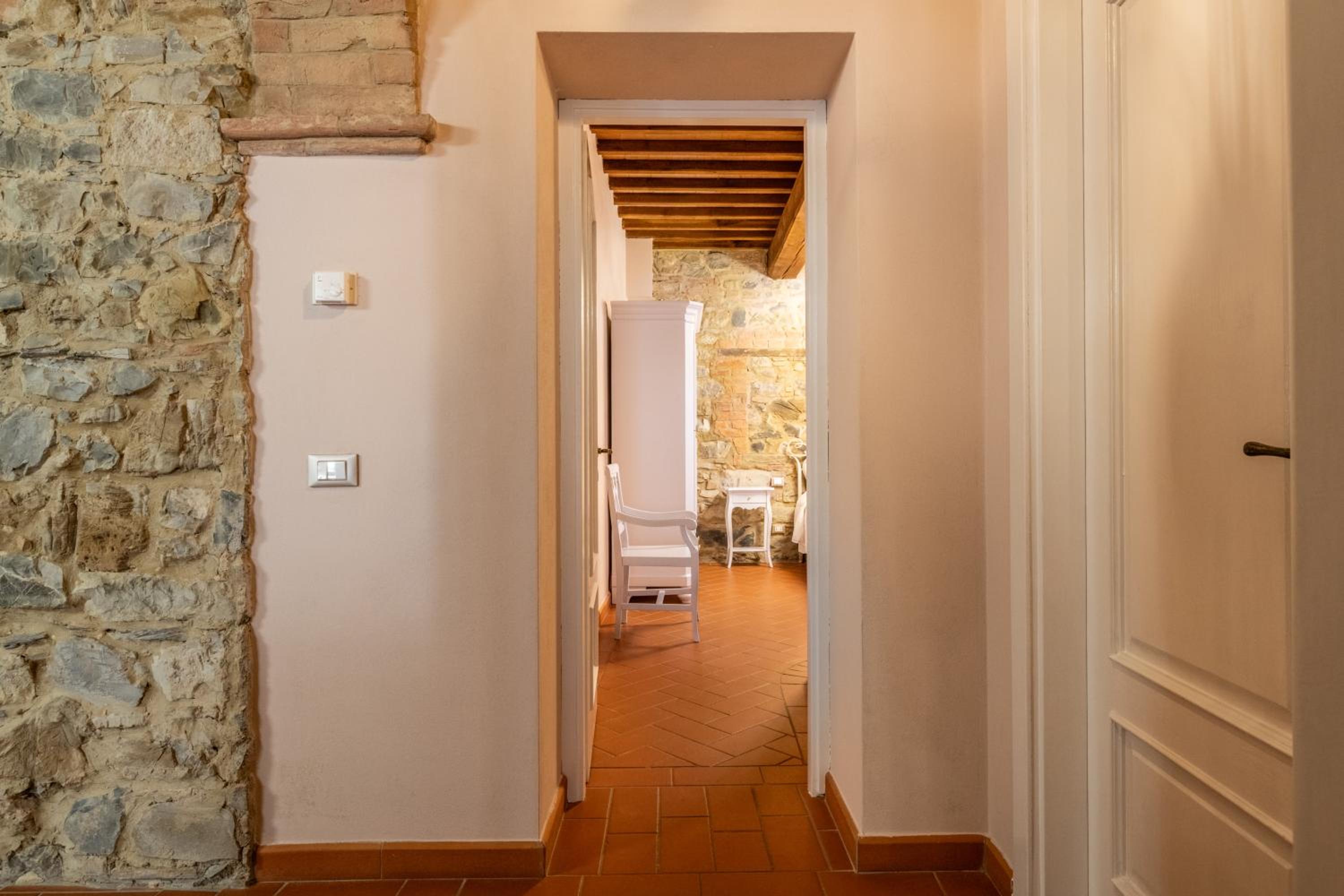 Villa Le Polle di Meletro - Exclusive Tuscan Villa with Private Pool & Panoramic Glass Sauna