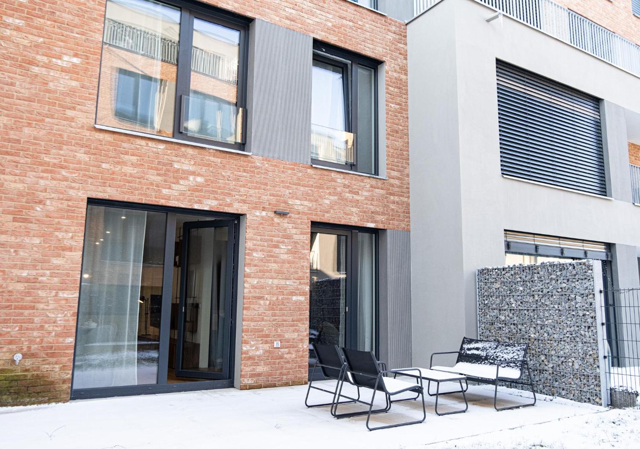 Rentero Scandinavian - Private Garden APT