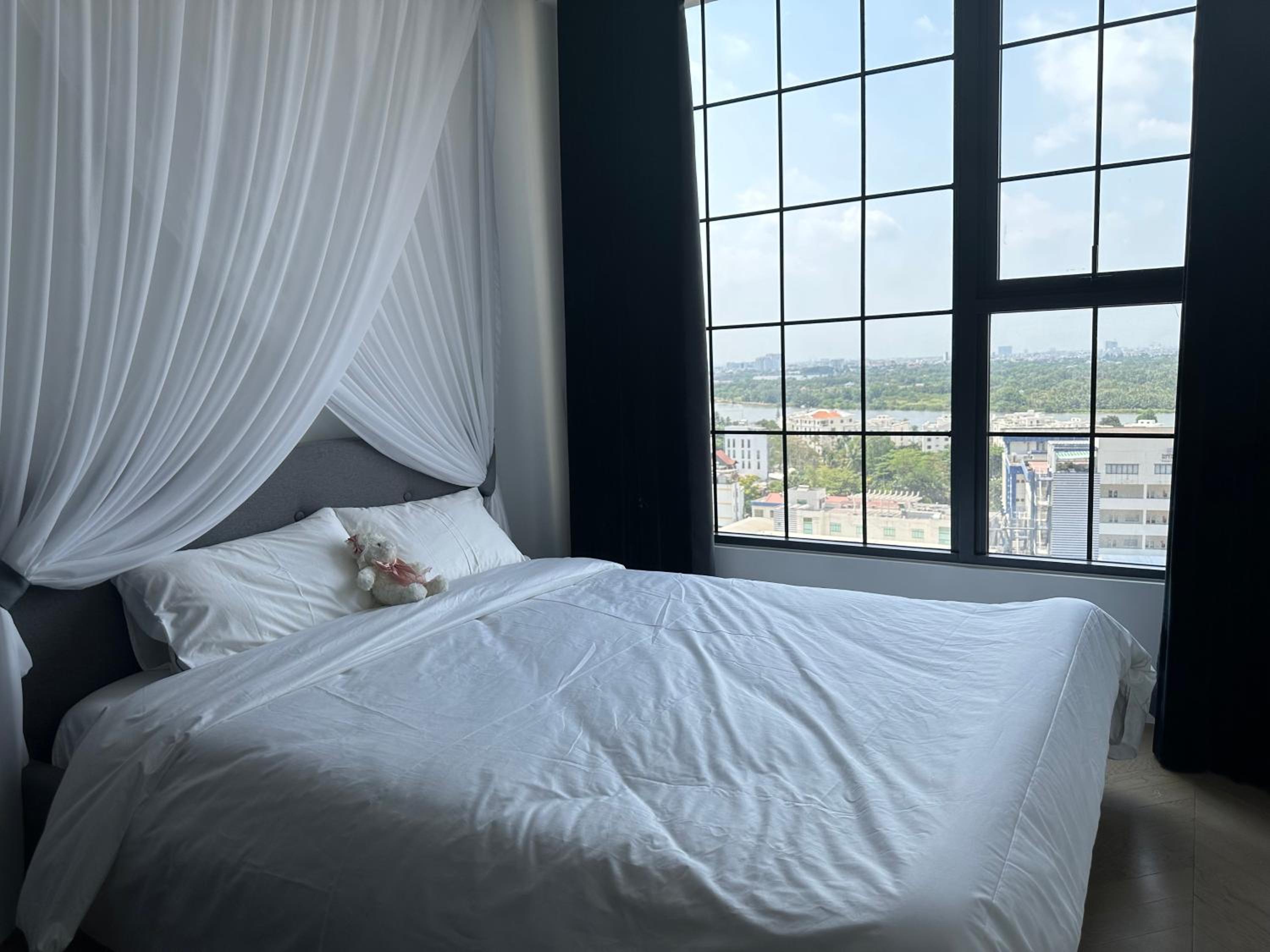Elegant 2BR apt in Lumiere Riverside Thao Dien