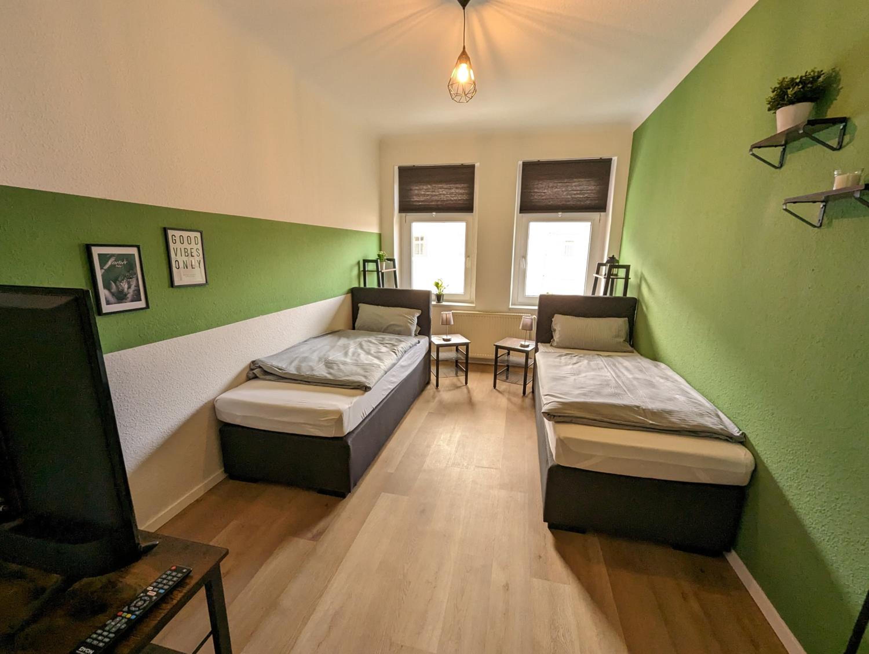 Sali-Homes Boarding Haus Monteur-Wohnungen Balkon Vollküche Autobahnähe
