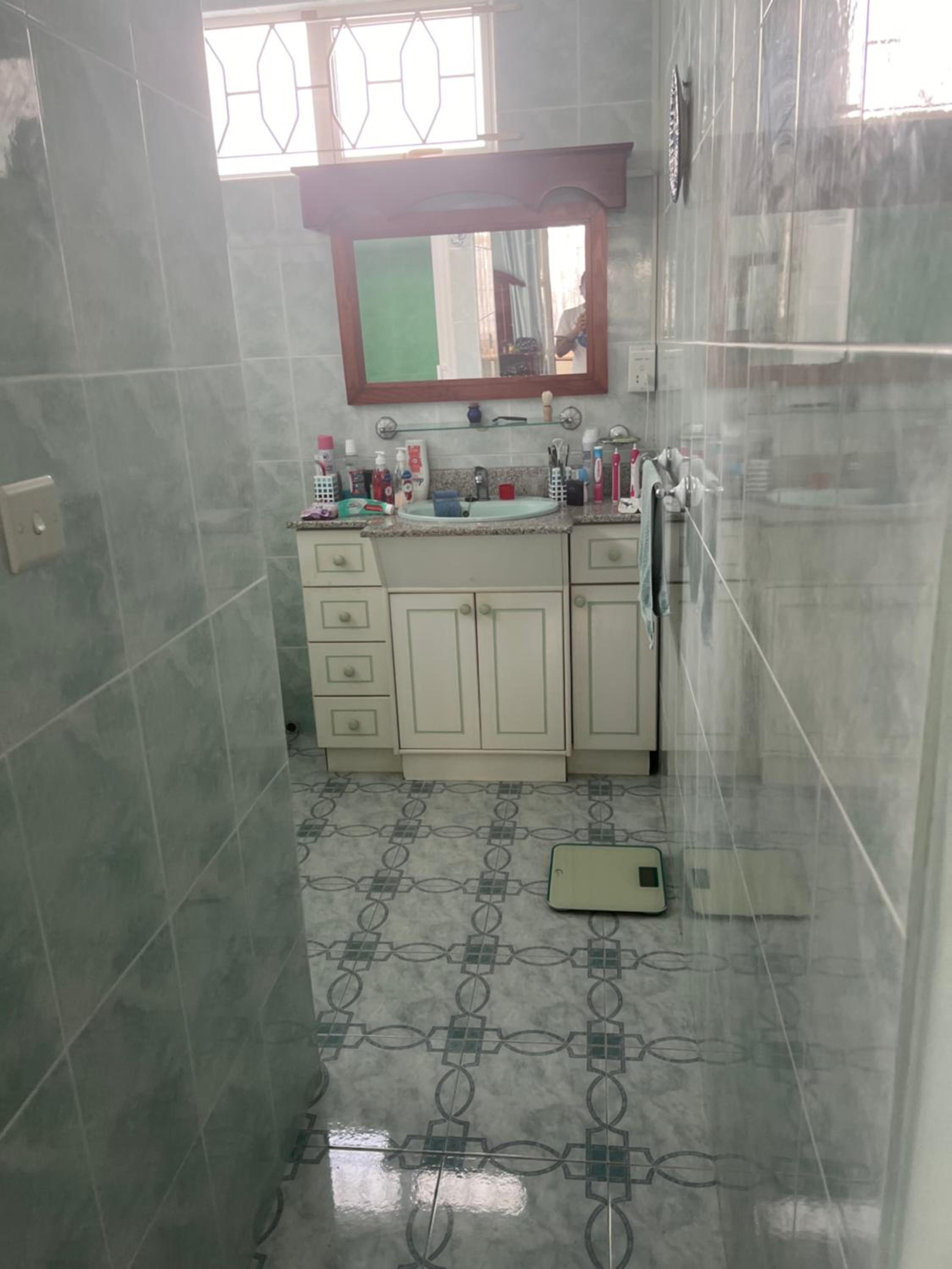 Maison Blanche Self Catering Apartment 1 view 3