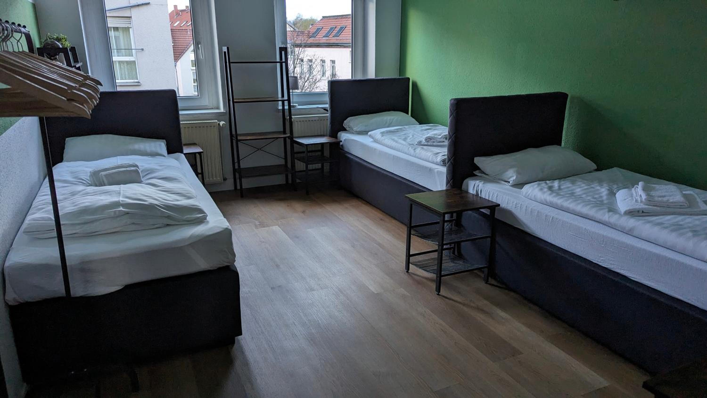 Sali-Homes Boarding Haus Monteur-Wohnungen Balkon Vollküche Autobahnähe