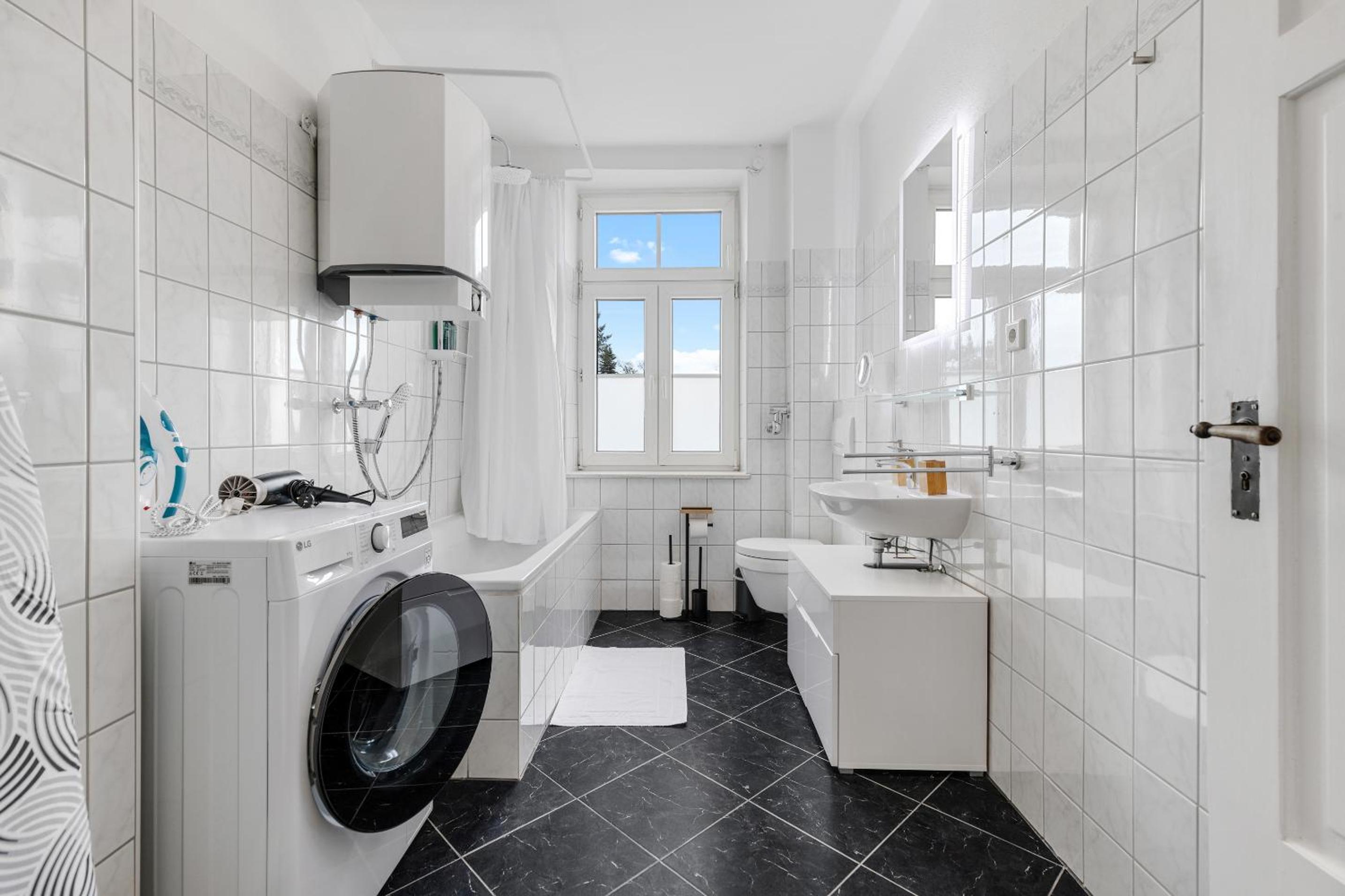 cruwzo I Exclusive Apartments in Central location with Parking
