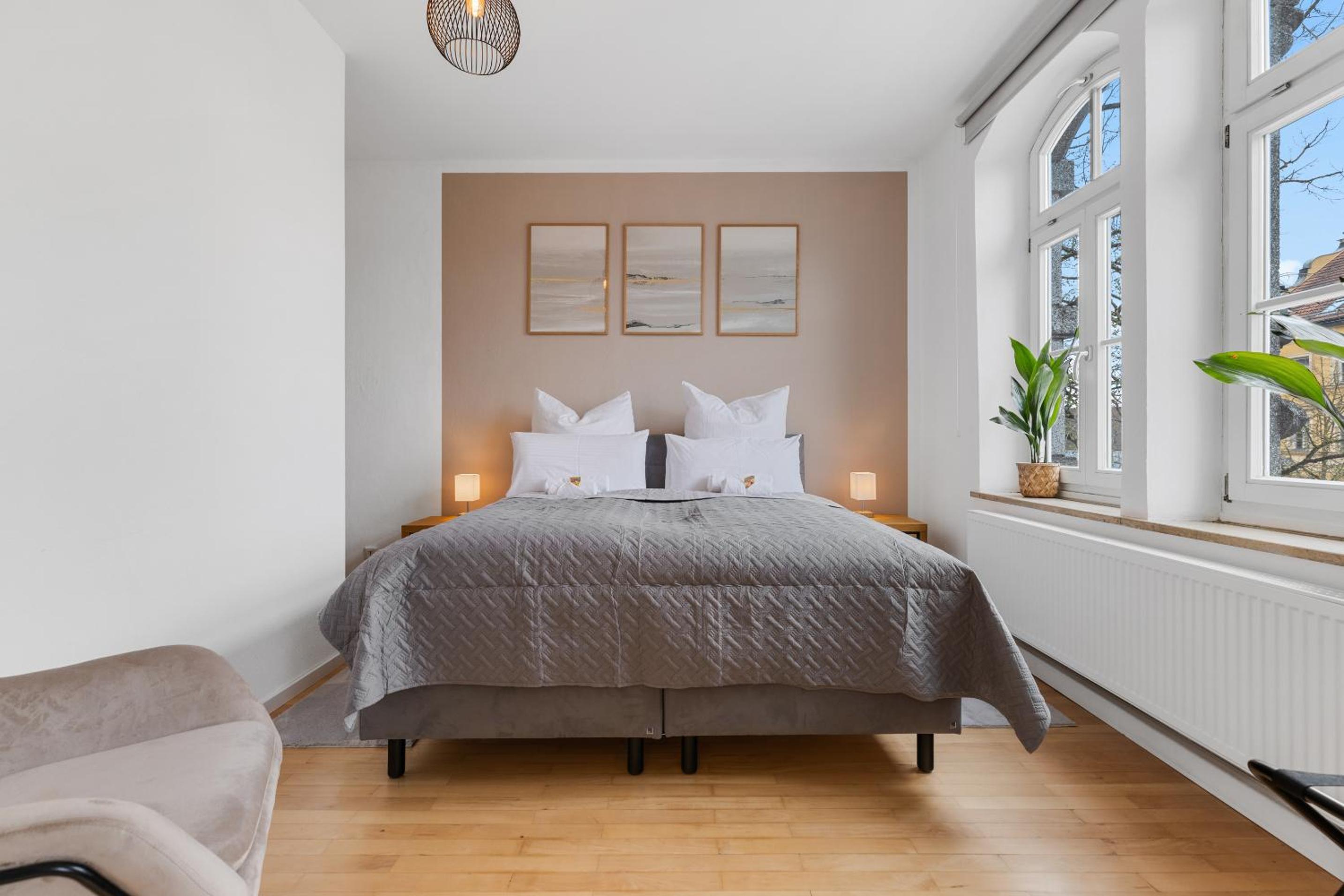 cruwzo I Exclusive Apartments in Central location with Parking