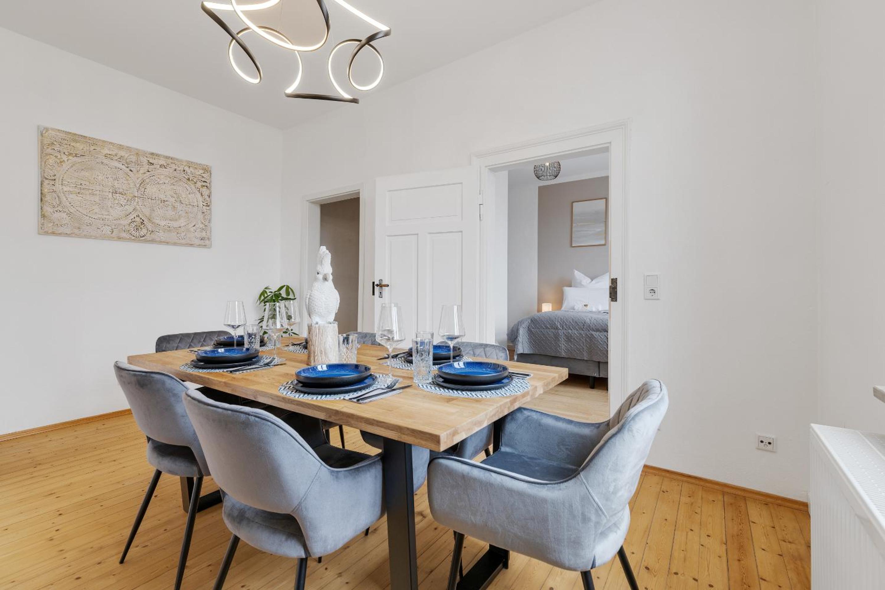 cruwzo I Exclusive Apartments in Central location with Parking