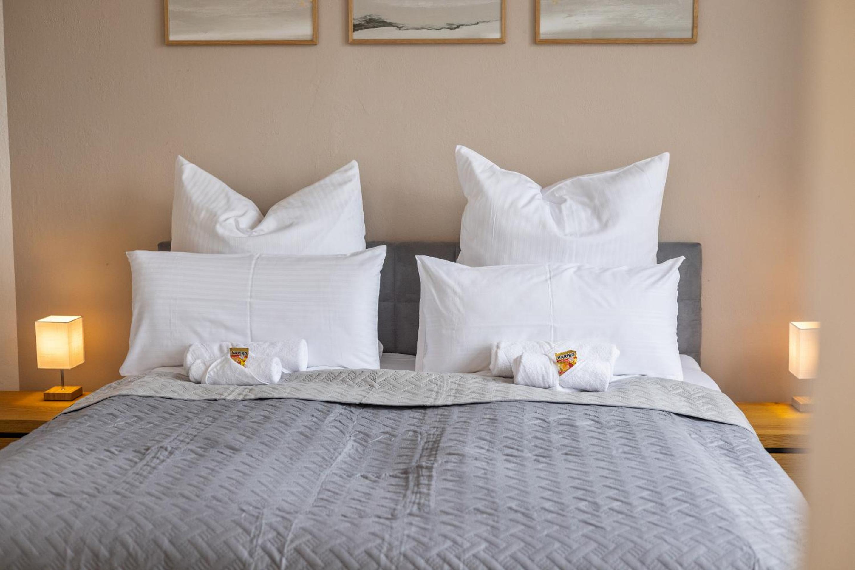 cruwzo I Exclusive Apartments in Central location with Parking
