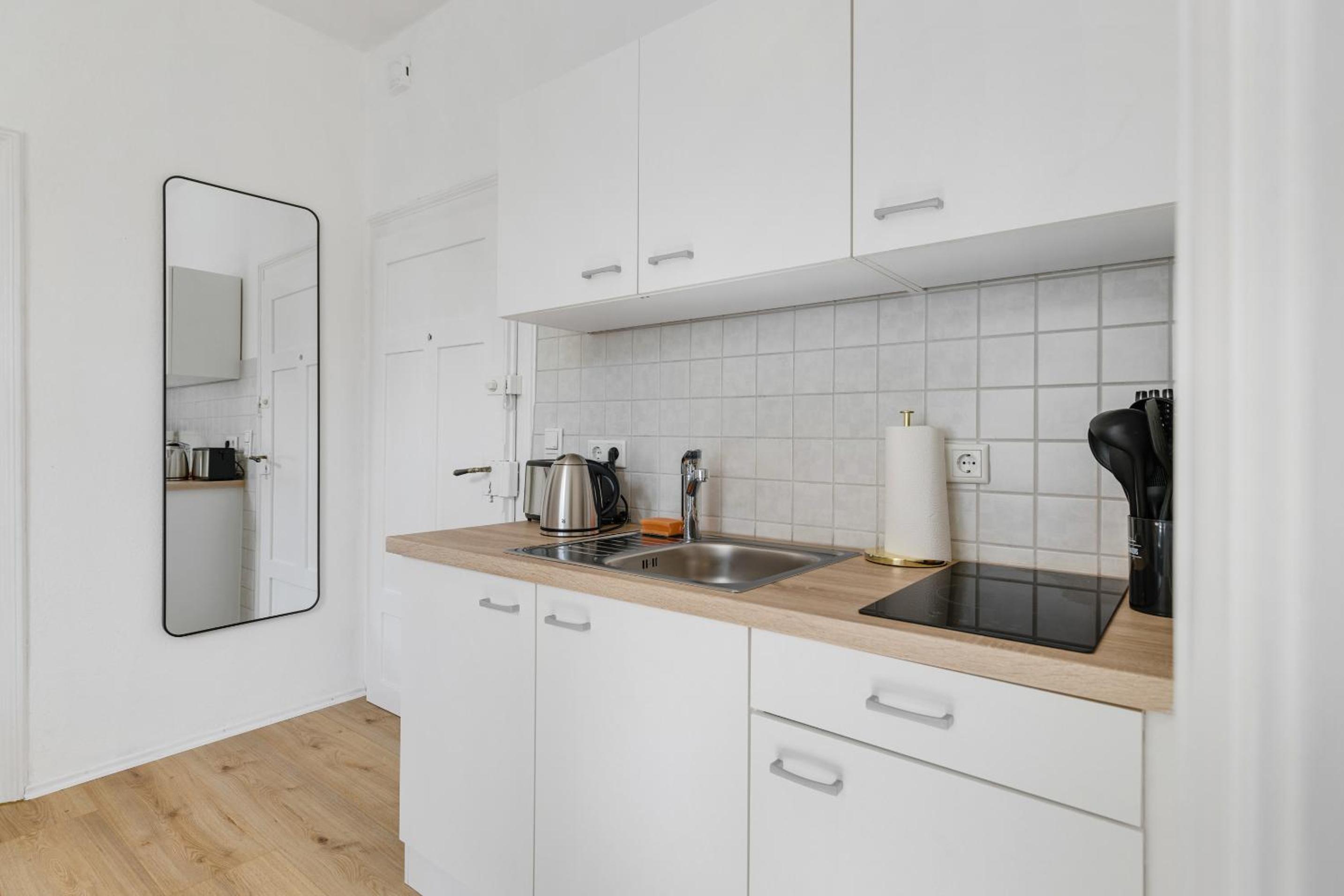 cruwzo I Exclusive Apartments in Central location with Parking