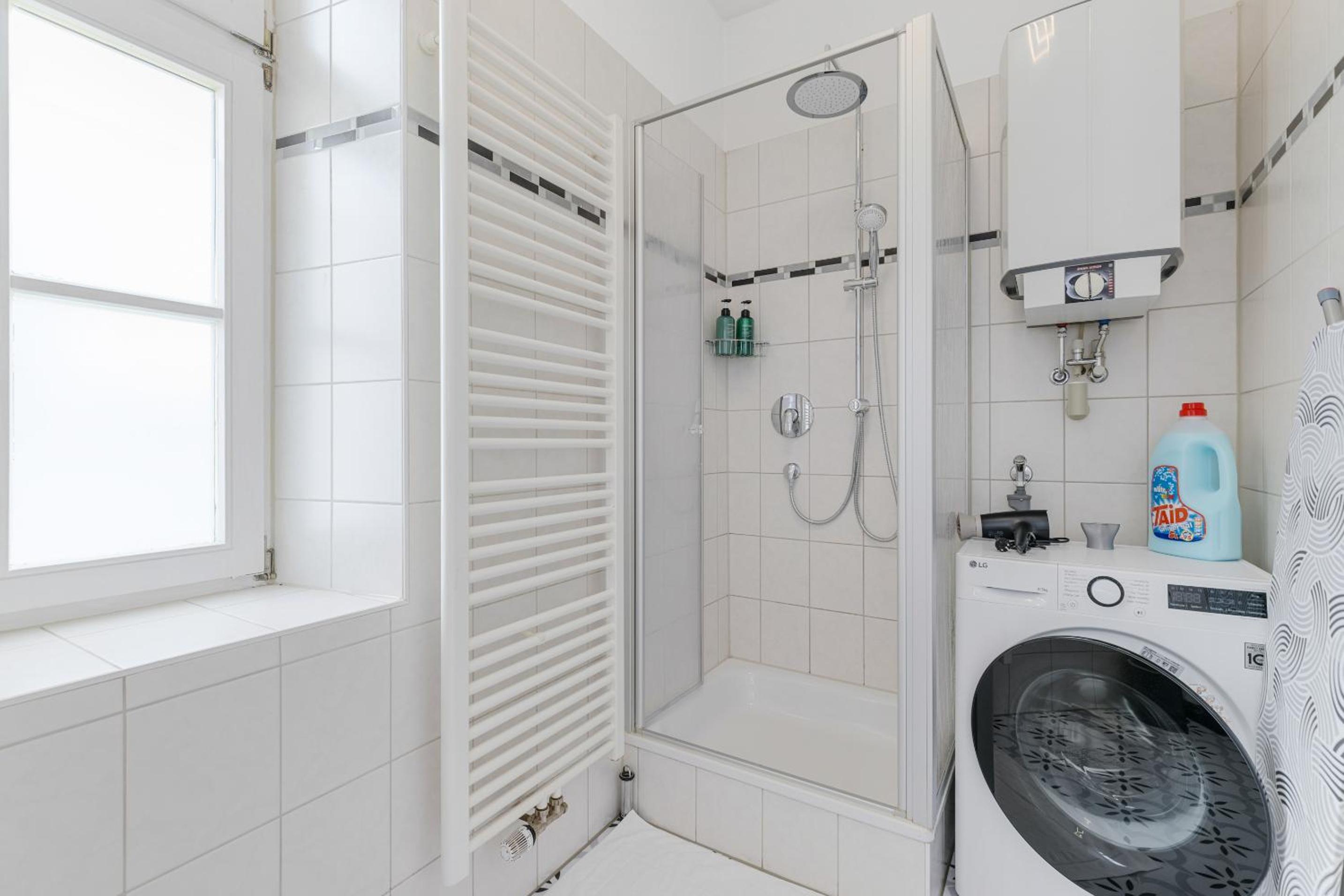 cruwzo I Exclusive Apartments in Central location with Parking