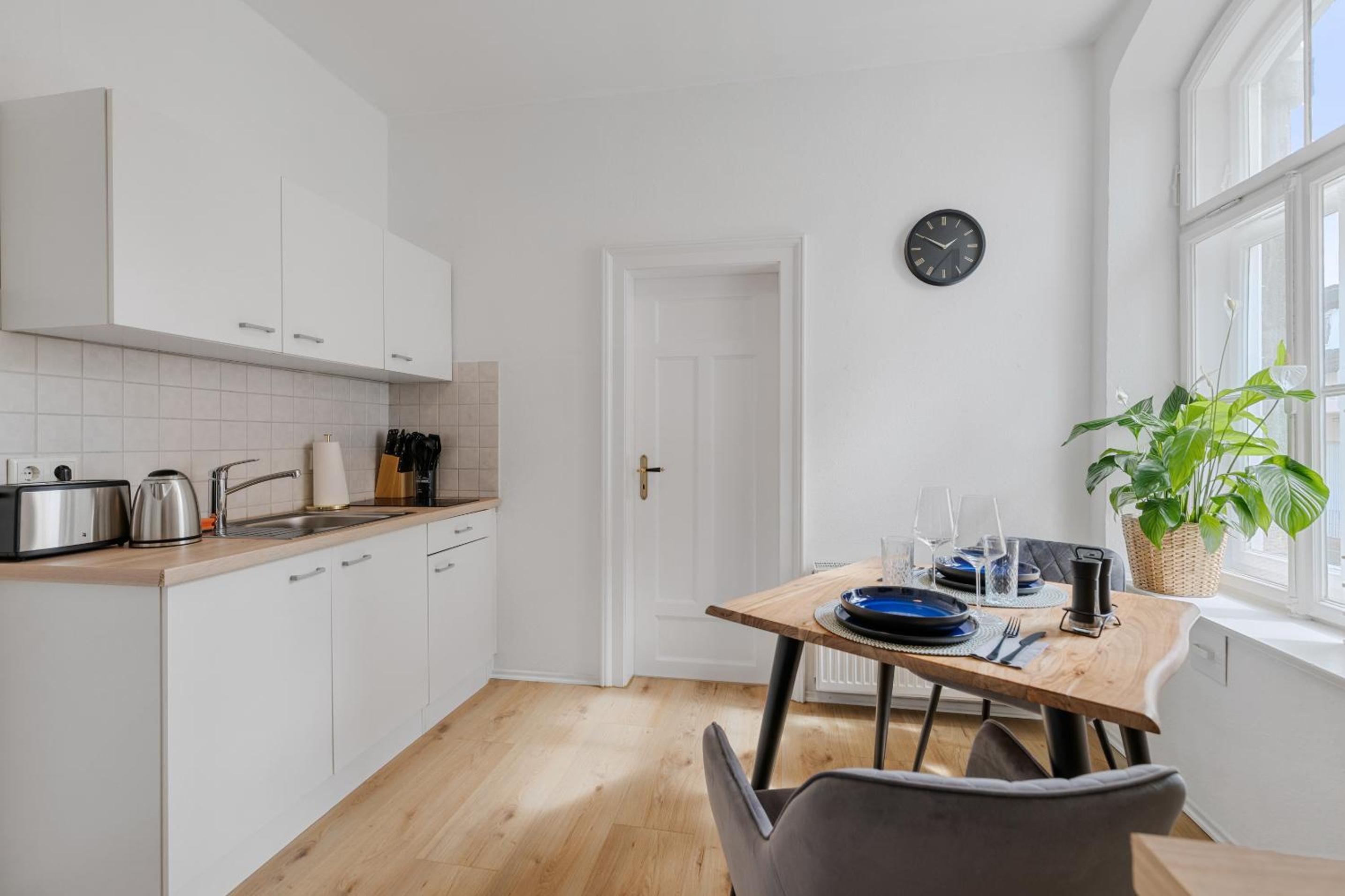 cruwzo I Exclusive Apartments in Central location with Parking