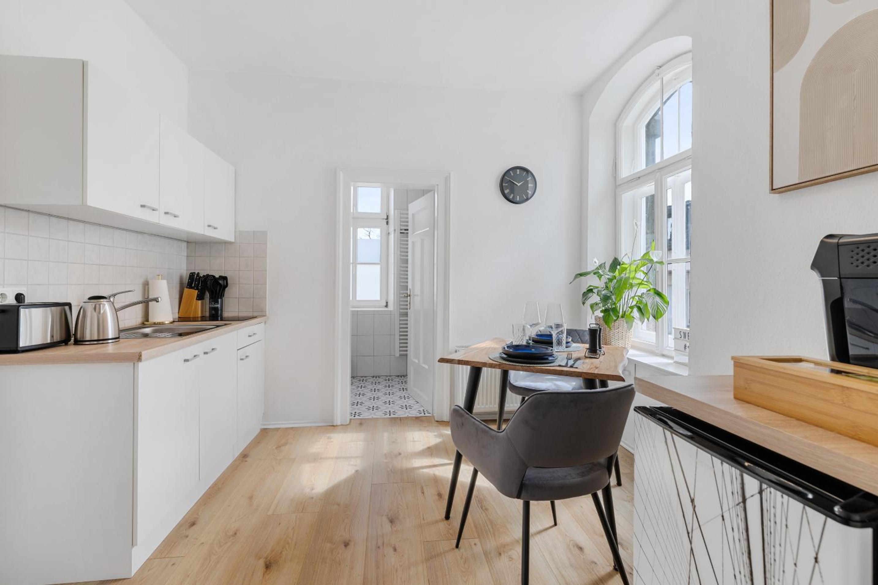 cruwzo I Exclusive Apartments in Central location with Parking