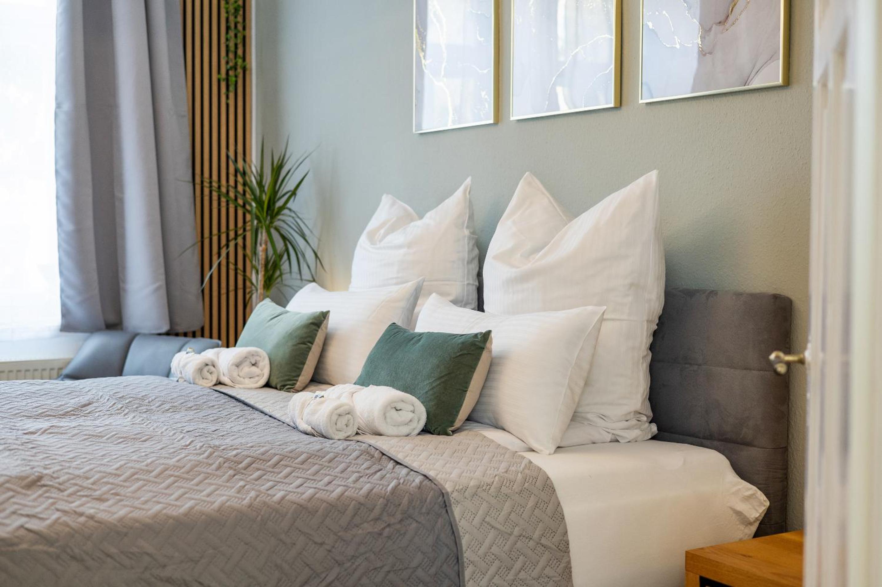cruwzo I Exclusive Apartments in Central location with Parking