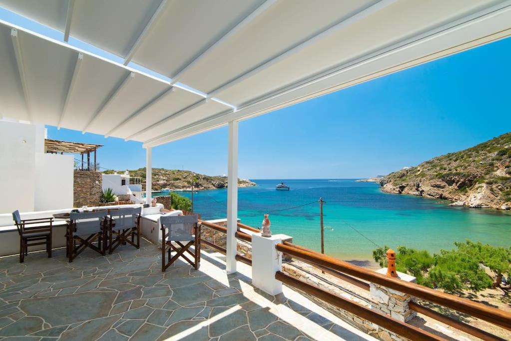 Ammos 1 - Seafront house in Glyfo beach, Sifnos view 2
