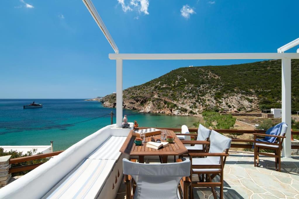 Ammos 1 - Seafront house in Glyfo beach, Sifnos view 5