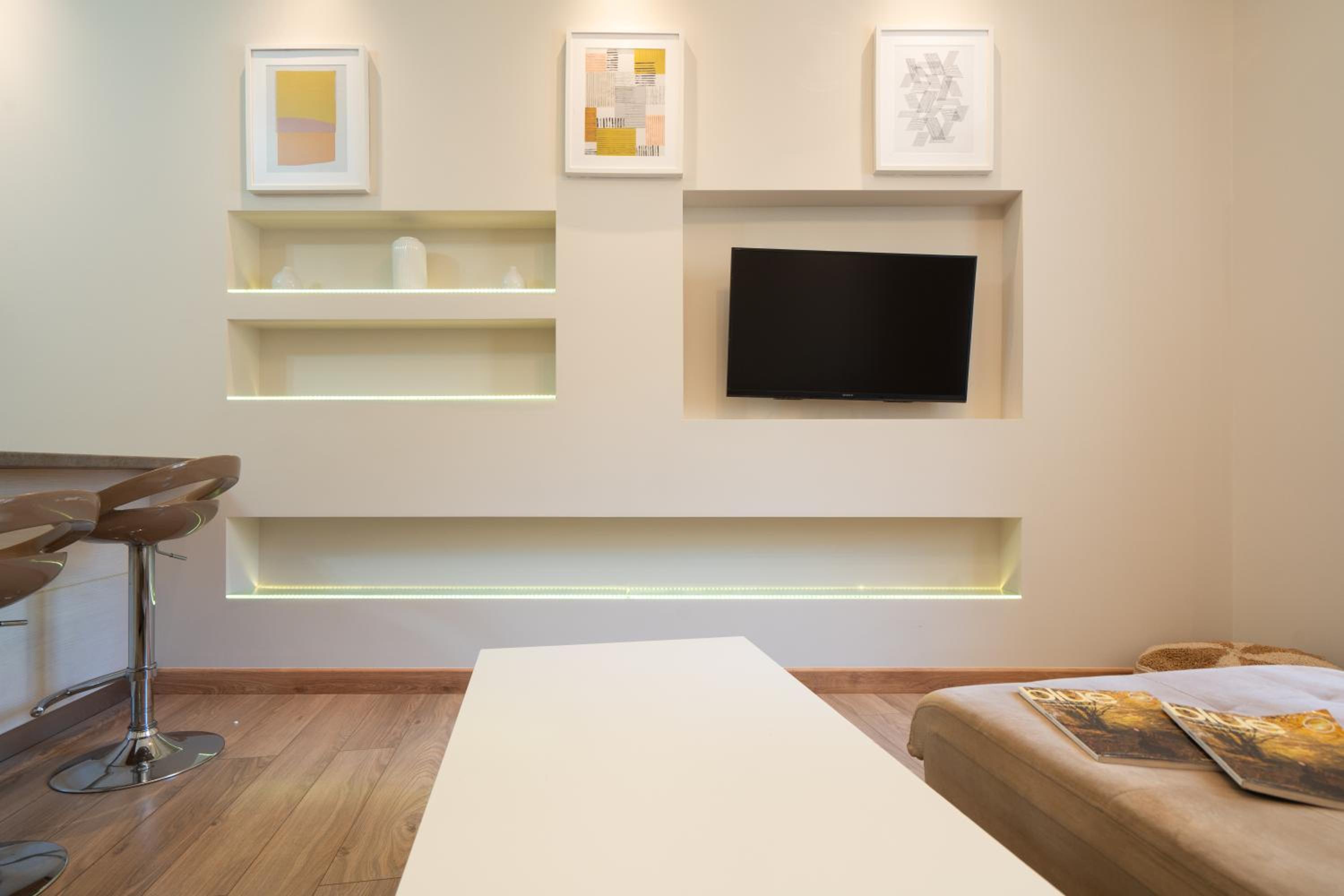 A Place 4U No177 - Central Comfort 1BD Near Kalimarmaro, 10 Min to Downtown
