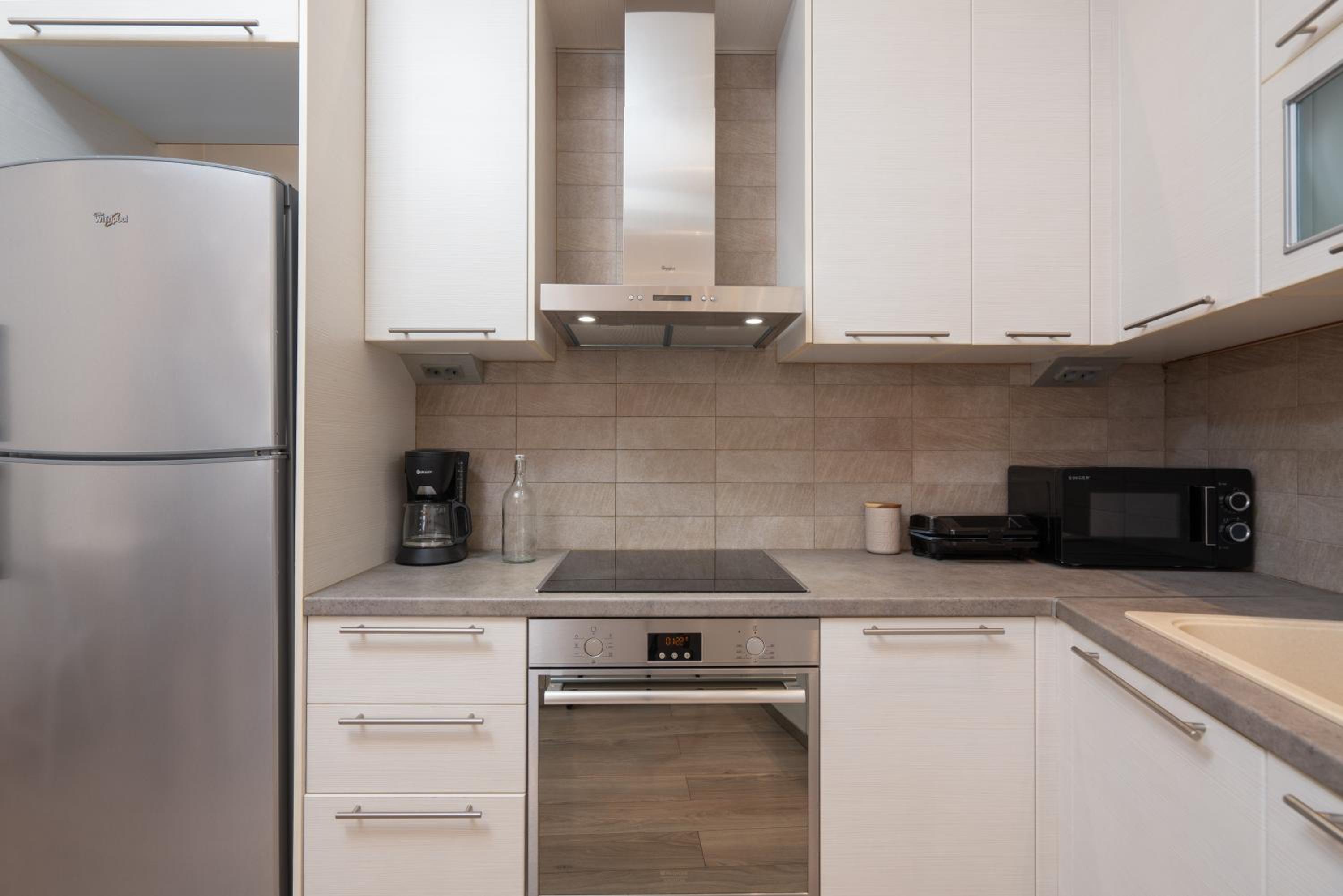 A Place 4U No177 - Central Comfort 1BD Near Kalimarmaro, 10 Min to Downtown