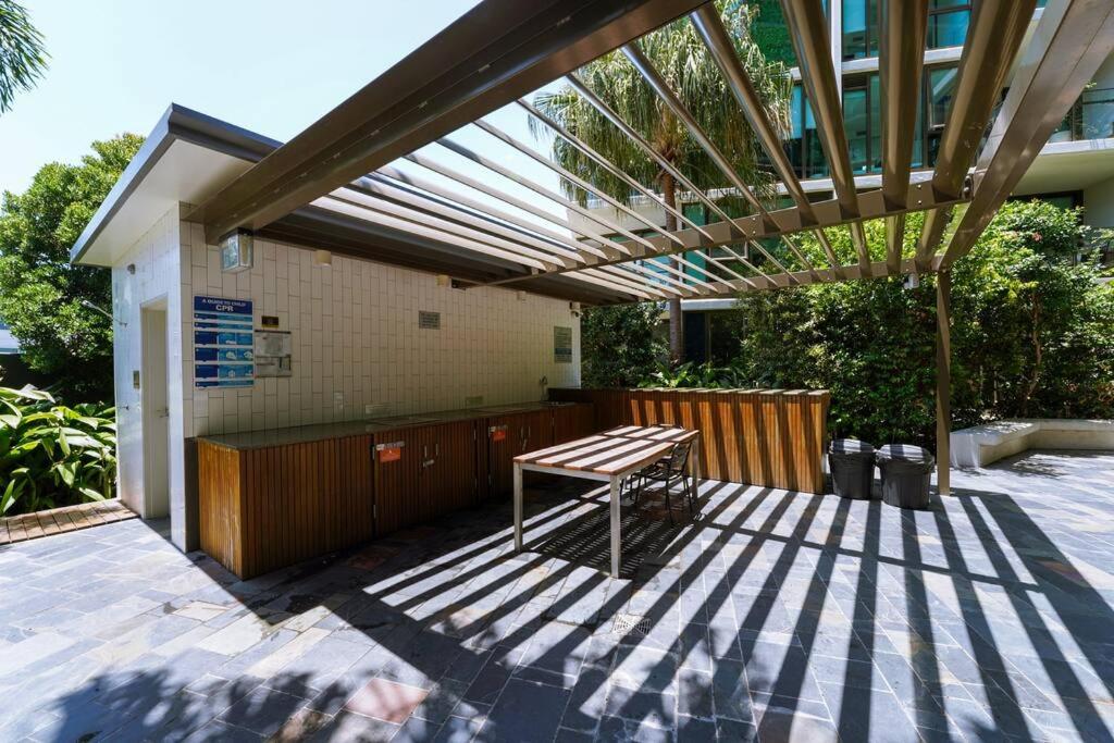 Modern 1-bdr Apt w/ free car park&fantastic pool