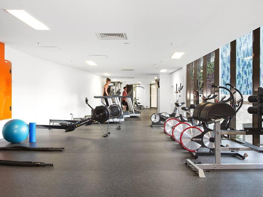 Modern 1-bdr Apt w/ free car park&fantastic pool
