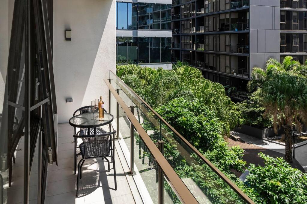 Modern 1-bdr Apt w/ free car park&fantastic pool