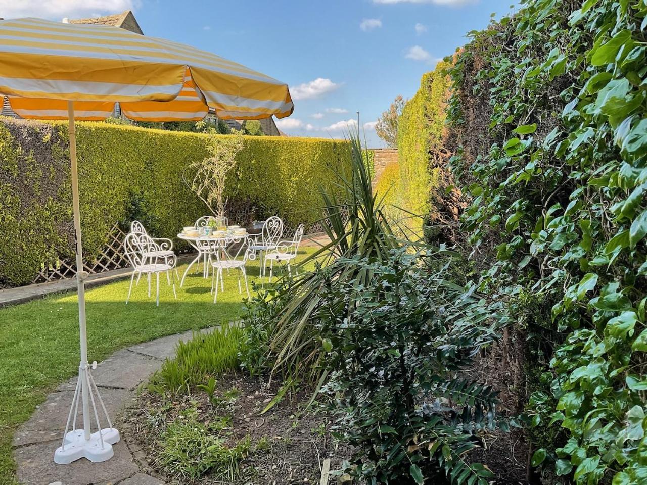 Beech Cottage cosy 7 bed sleeps 9 - dogs very welcome