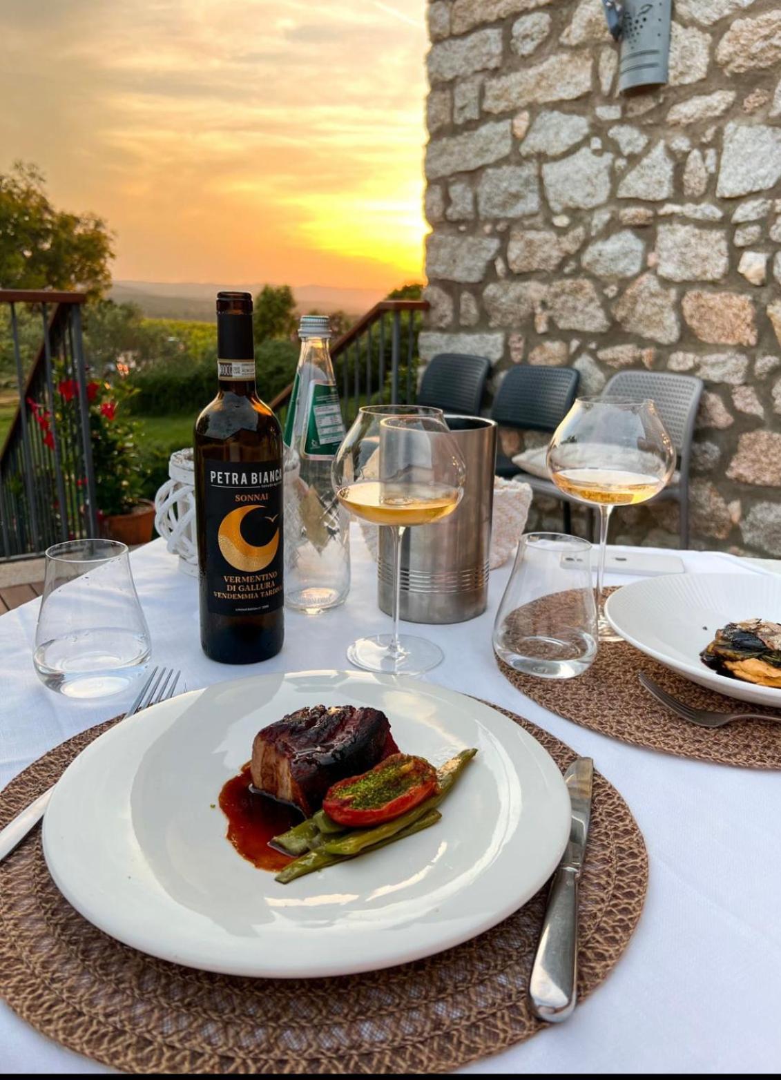 Tenuta Petra Bianca